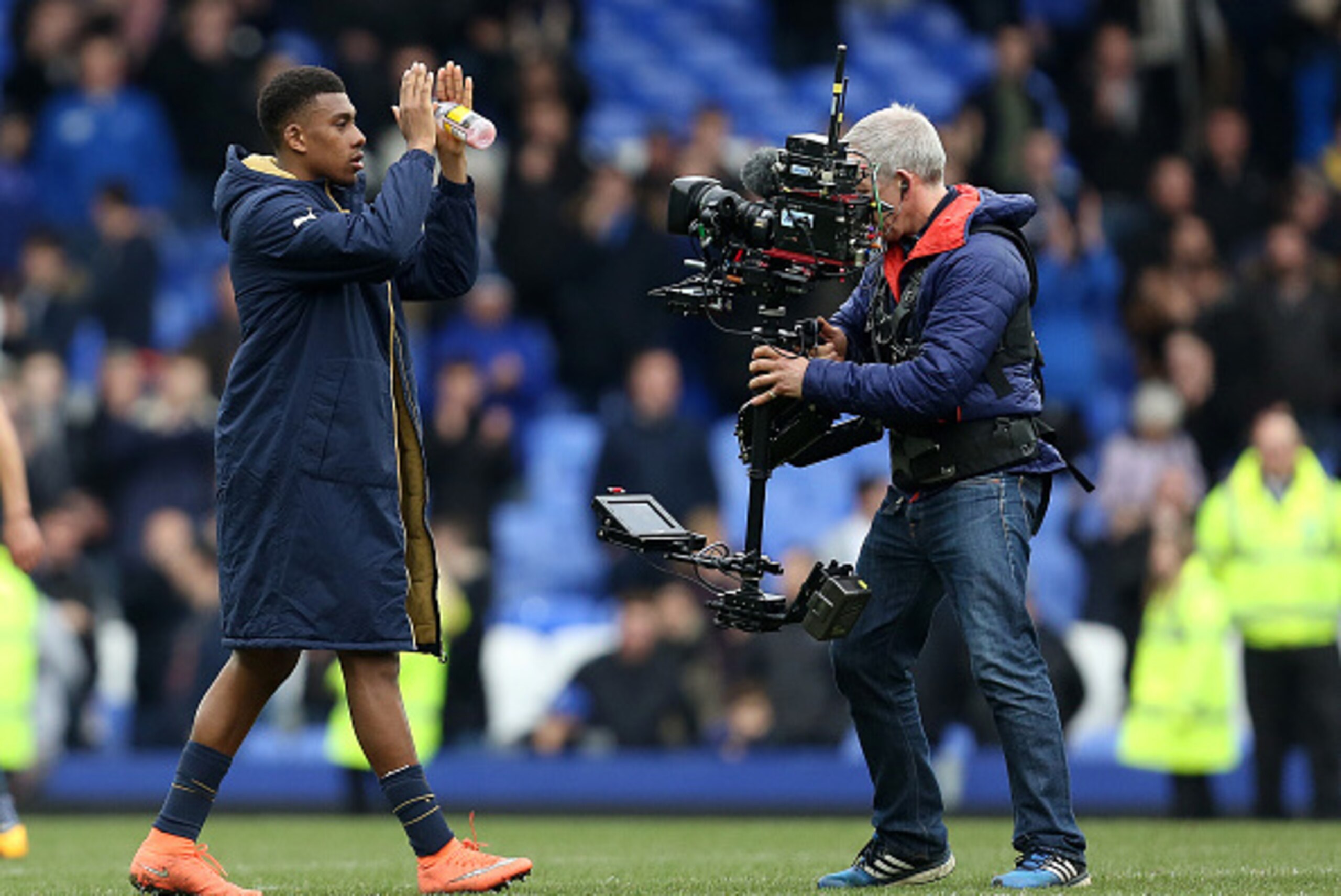 LIVERPOOL, ENGLAND - MARCH 19: Alex Iwobi of Arsenal during the Barclays Premier League match between Everton and Arsenal at Goodison Park on March 19, 2016 in Liverpool, England.  (Photo by James Baylis - AMA/Getty Images)