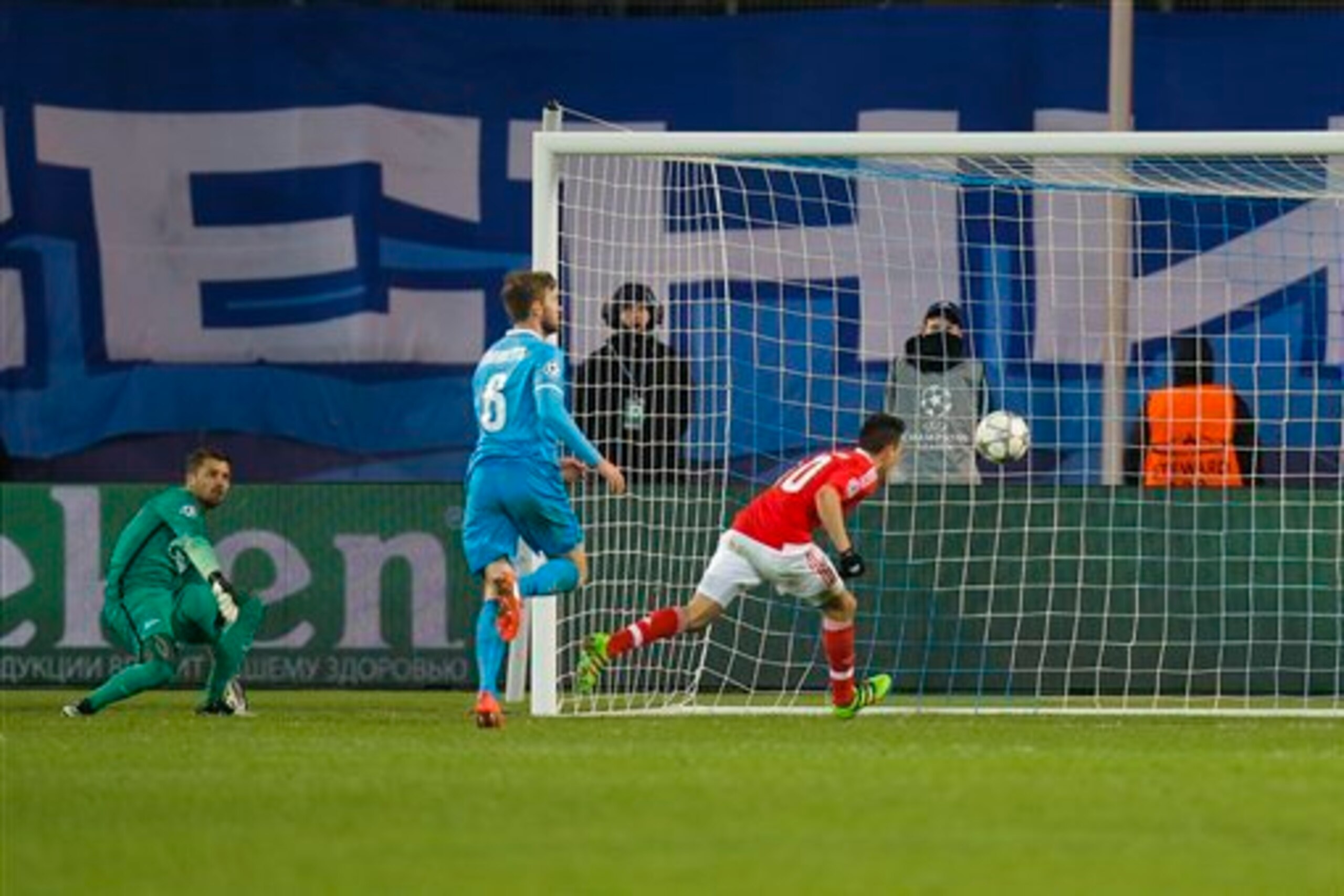 Gaitan's heroics saw off Zenit.