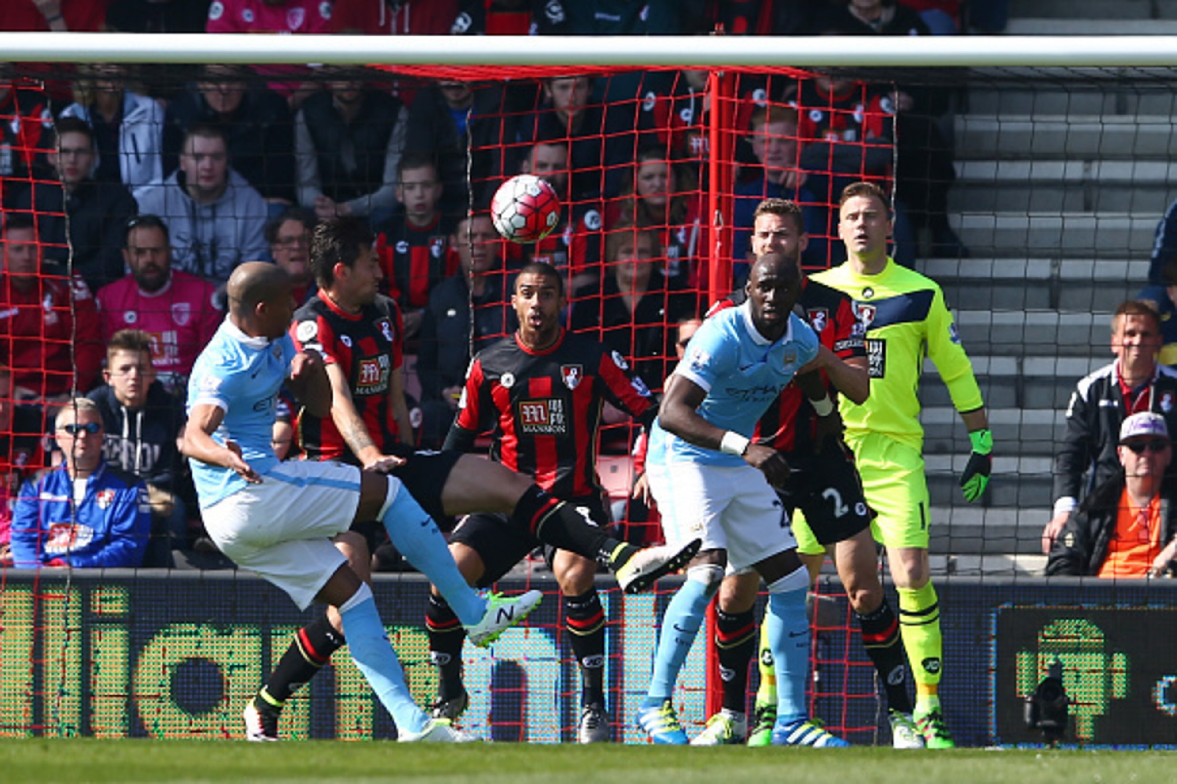 BOURNEMOUTH, ENGLAND - APRIL 02:  Fernando of Manchester City scores his team's first goal during the Barclays Premier League match between A.F.C. Bournemouth and Manchester City at Vitality Stadium on April 2, 2016 in Bournemouth, England.  (Photo by Mic