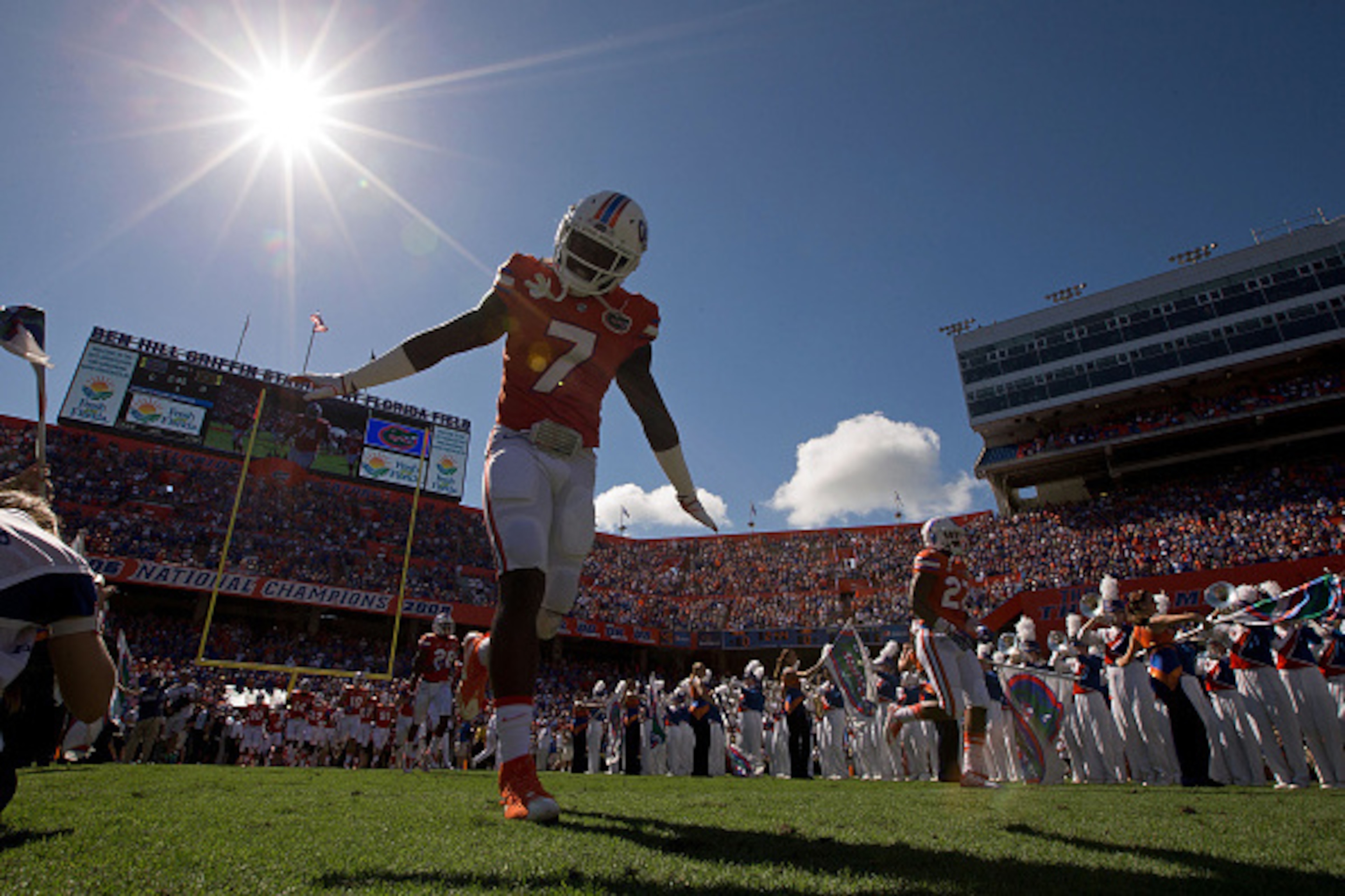 GAINESVILLE, FL - NOVEMBER 07: Duke Dawson #7 of the Florida Gators takes the field before the game against the Vanderbilt Commodores at Ben Hill Griffin Stadium on November 7, 2015 in Gainesville, Florida. (Photo by Rob Foldy/Getty Images) GAINESVILLE, FL - NOVEMBER 07: Duke Dawson #7 of the Florida Gators takes the field before the game against the Vanderbilt Commodores at Ben Hill Griffin Stadium on November 7, 2015 in Gainesville, Florida. (Photo by Rob Foldy/Getty Images)