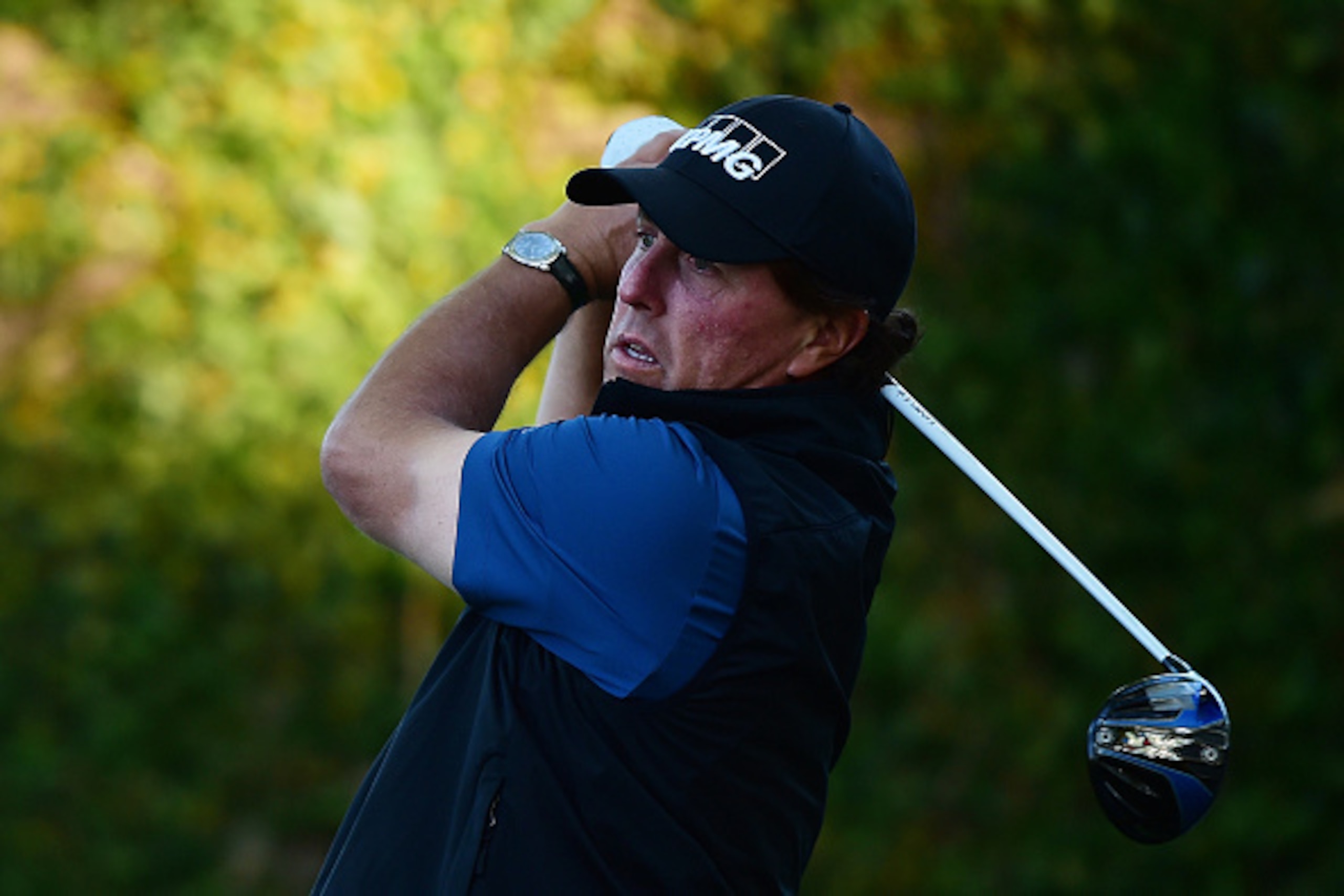 AUGUSTA, GEORGIA - APRIL 05:  Phil Mickelson of the United States hits a tee shot during a practice round prior to the start of the 2016 Masters Tournament at Augusta National Golf Club on April 5, 2016 in Augusta, Georgia.  (Photo by Harry How/Getty Imag