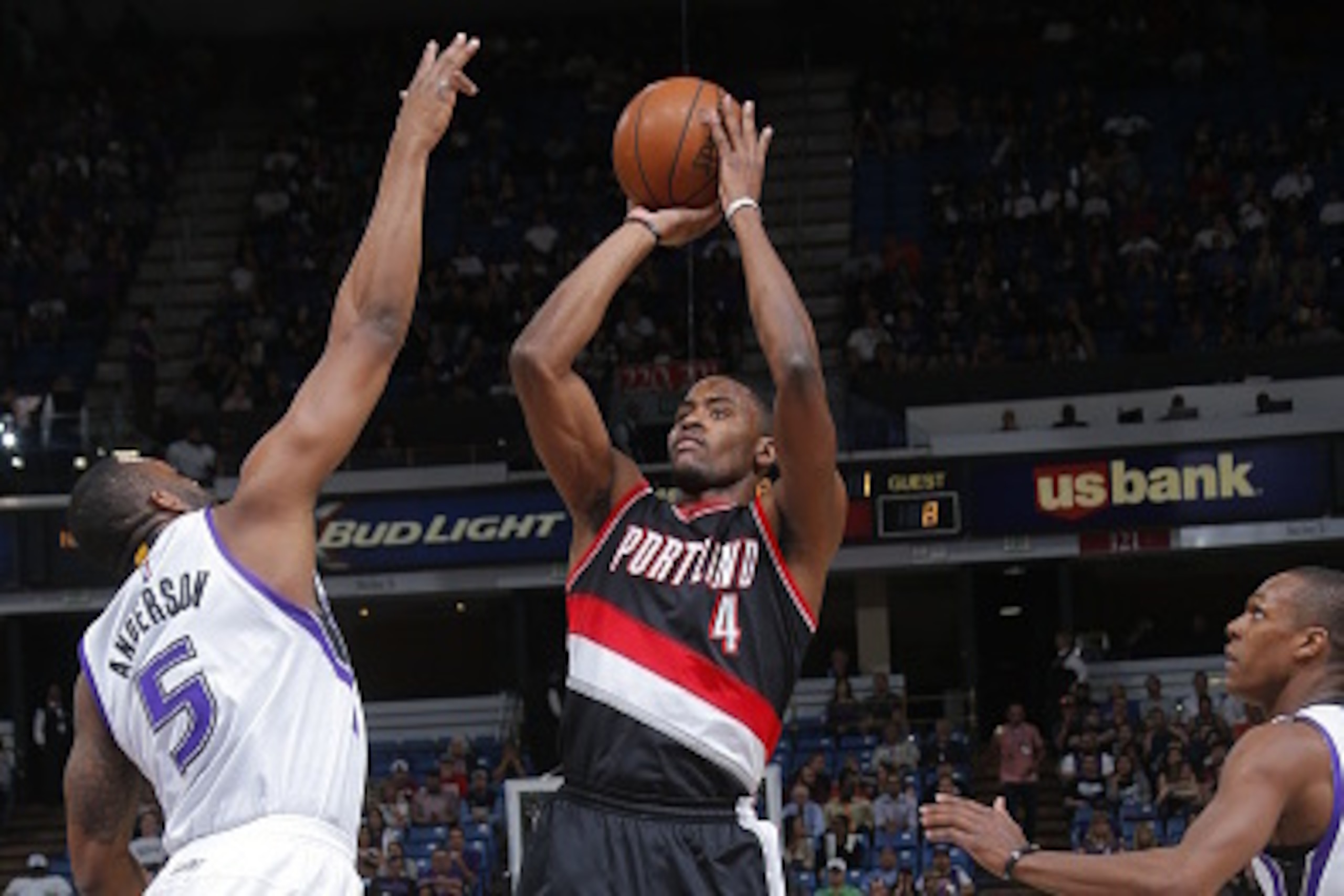 SACRAMENTO, CA - APRIL 5: Maurice Harkless #4 of the Portland Trail Blazers shoots the ball against the Sacramento Kings on April 5, 2016 at Sleep Train Arena in Sacramento, California. NOTE TO USER: User expressly acknowledges and agrees that, by downloa