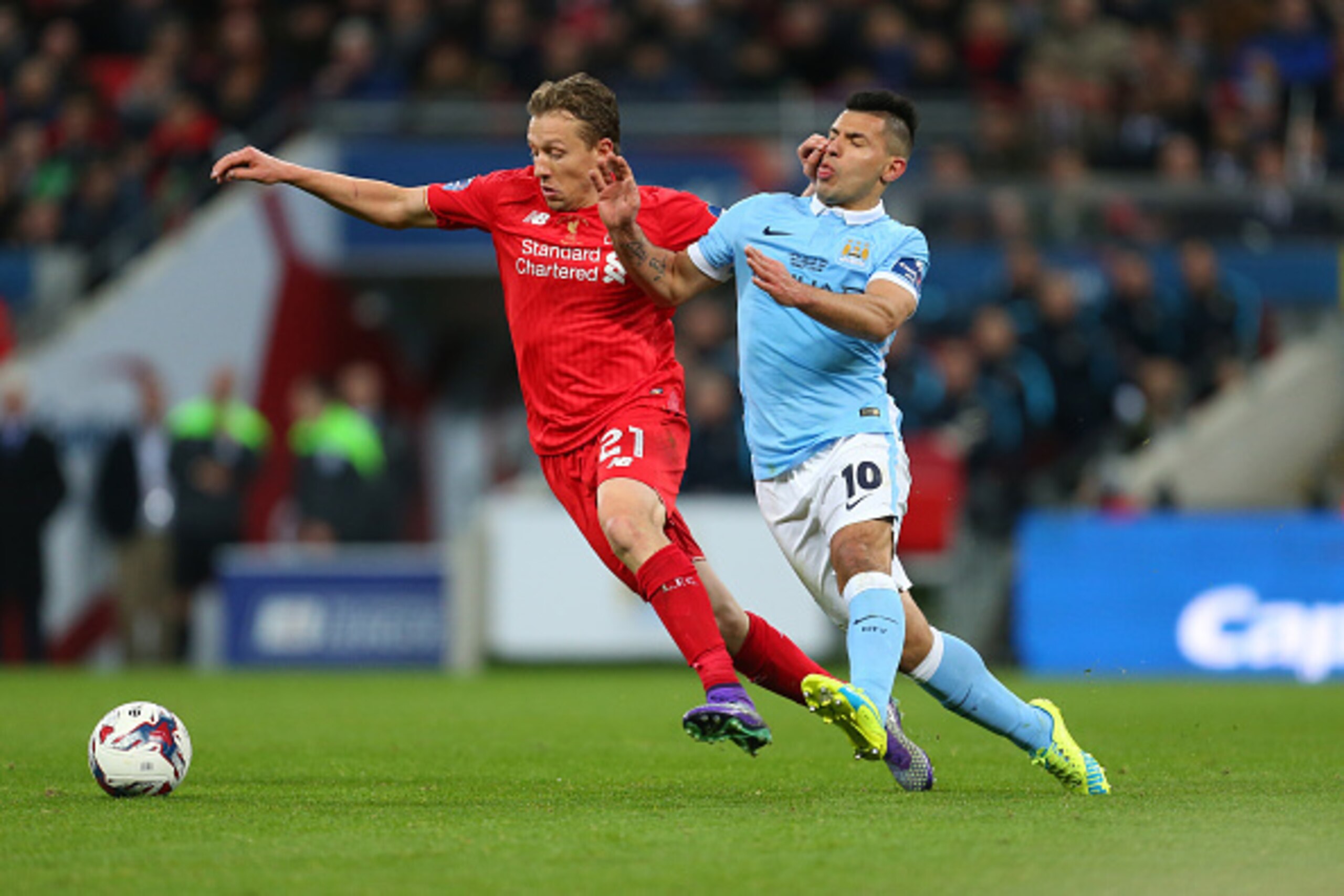 LONDON, ENGLAND - FEBRUARY 28 :  Lucas Leiva of Liverpool and Sergio Aguero of Manchester City during the Capital One Cup Final match between Liverpool and Manchester City at Wembley Stadium on February 28, 2016 in London, England.  (Photo by Catherine Iv
