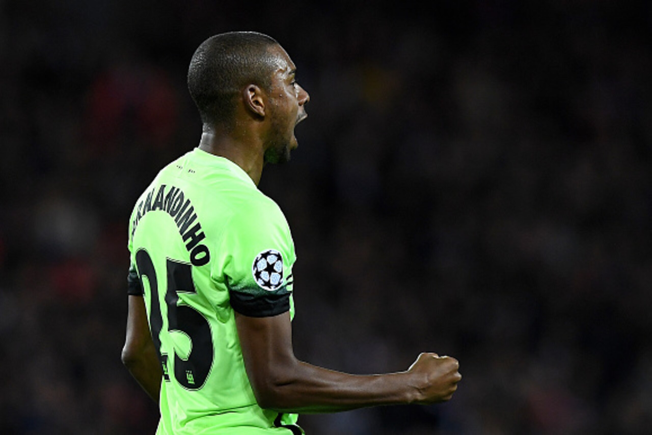 Manchester City's Brazilian midfielder Fernandinho celebrates after scoring a goal during the UEFA Champions League quarter final football match between Paris Saint Germain (PSG) and Manchester City on April 6, 2016 at the Parc des Princes stadium in Pari