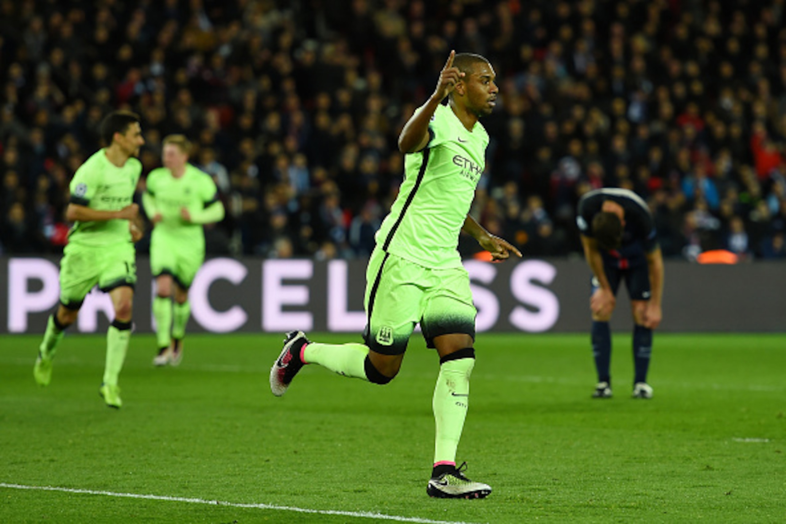 PARIS, FRANCE - APRIL 06:  Fernandinho of Manchester City celebrates scoring his team's second goal during the UEFA Champions League Quarter Final First Leg match between Paris Saint-Germain and Manchester City at Parc des Princes on April 6, 2016 in Pari