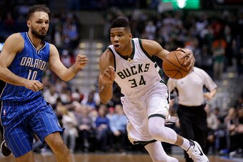MILWAUKEE, WI - APRIL 01: Giannis Antetokounmpo #34 of the Milwaukee Bucks drives to the hoop during the first quarter against the Orlando Magic at BMO Harris Bradley Center on April 01, 2016 in Milwaukee, Wisconsin. NOTE TO USER: User expressly acknowled