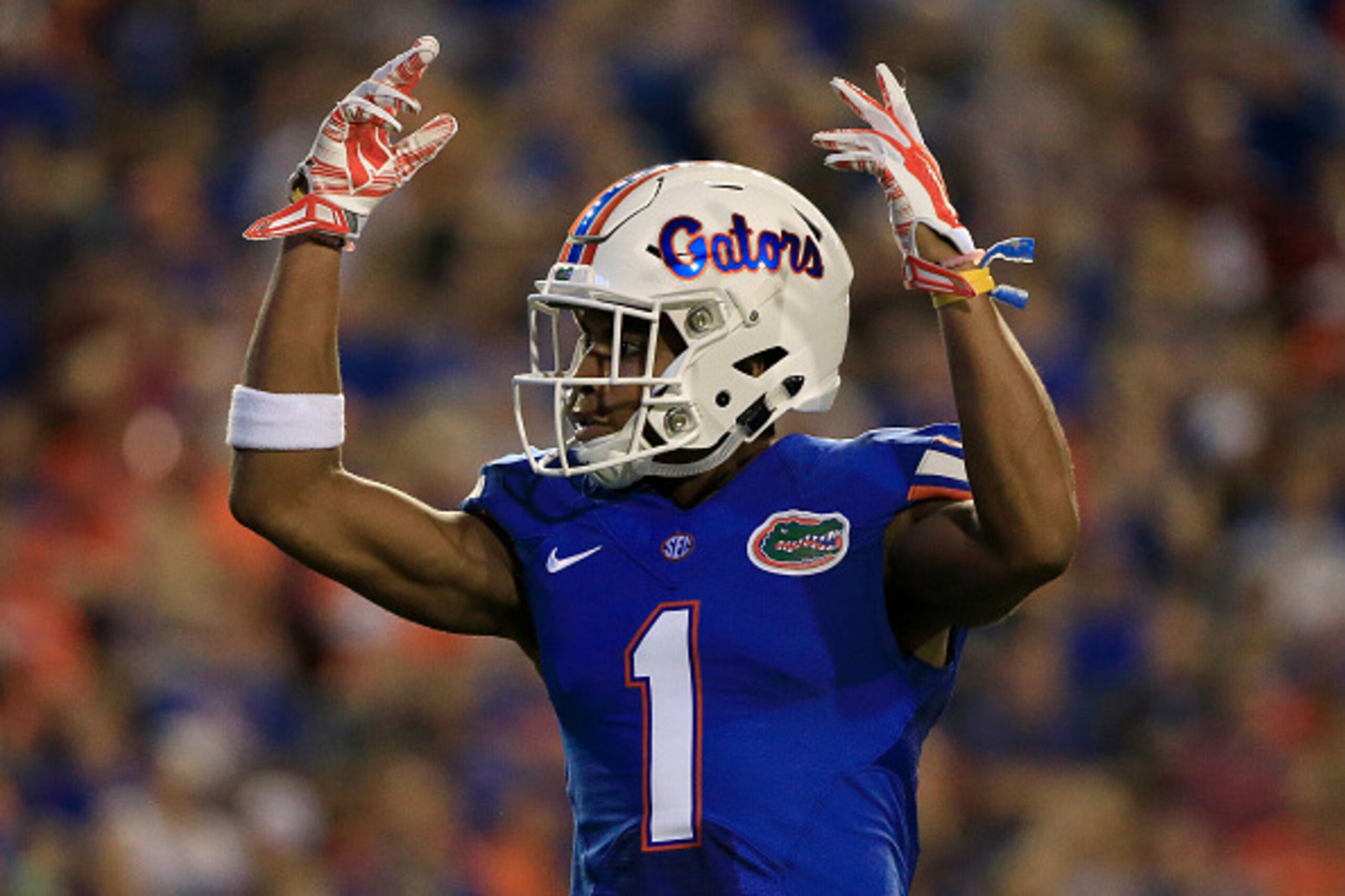 GAINESVILLE, FL - NOVEMBER 28:  Vernon Hargreaves III #1 of the Florida Gators asks the crowd for noise during the game against the Florida State Seminoles at Ben Hill Griffin Stadium on November 28, 2015 in Gainesville, Florida.  (Photo by Sam Greenwood/
