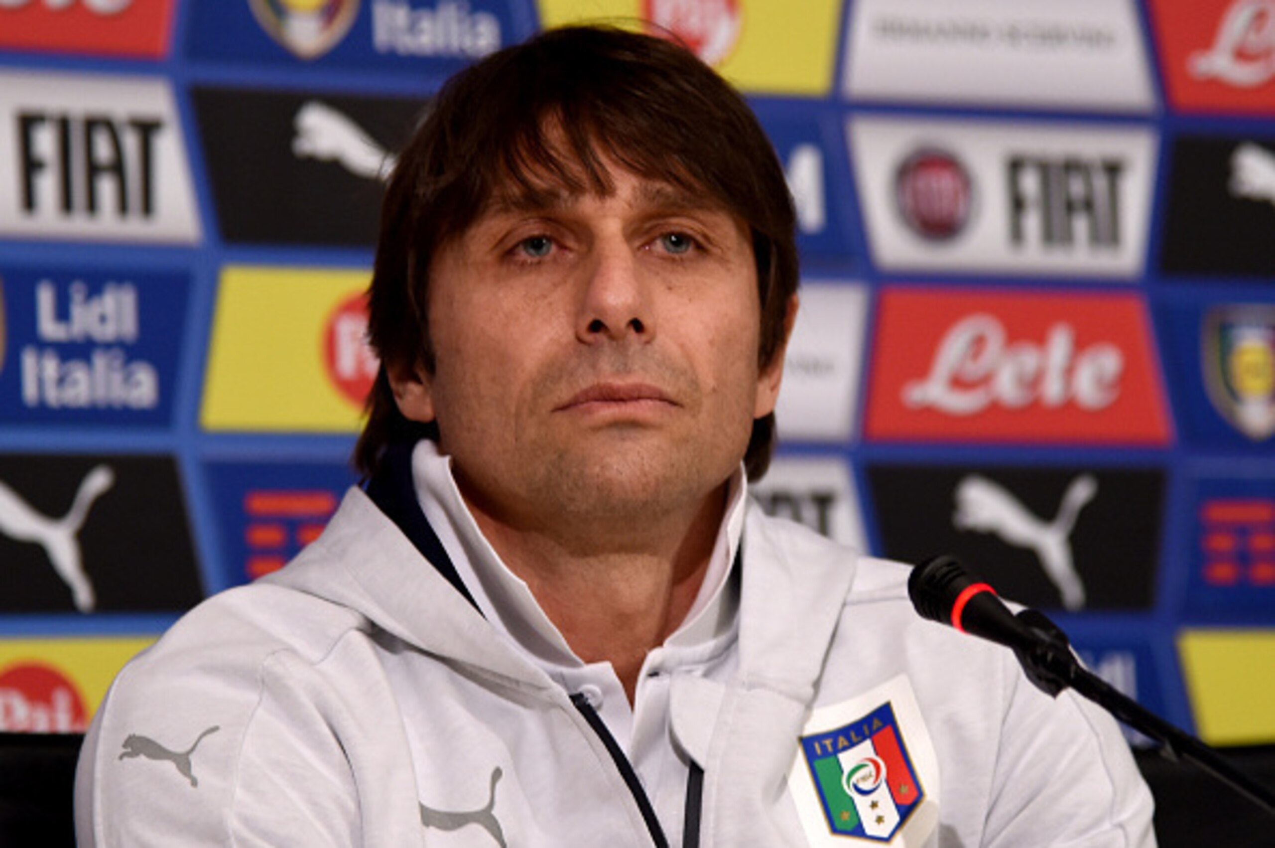 FLORENCE, ITALY - MARCH 21:  Italian national team head coach Antonio Conte speaks to the media during a press conference at the club's training ground at Coverciano on March 21, 2016 in Florence, Italy.  (Photo by Claudio Villa/Getty Images)