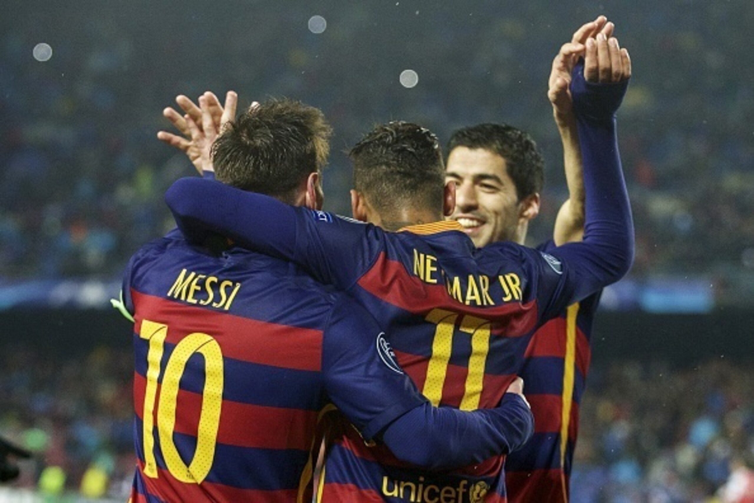 (L-R) Lionel Messi of FC Barcelona, Neymar of FC Barcelona, Luis Suarez of FC Barcelona during the UEFA Champions League round of 16 match between FC Barcelona and Arsenal on March 16, 2015 at the CampNou stadium in Barcelona, Spain.(Photo by VI Images vi