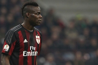 MILAN, ITALY - MARCH 01:  Mario Balotelli of AC Milan looks on during the TIM Cup match between AC Milan and US Alessandria  at Stadio Giuseppe Meazza on March 1, 2016 in Milan, Italy.  (Photo by Marco Luzzani/Getty Images)