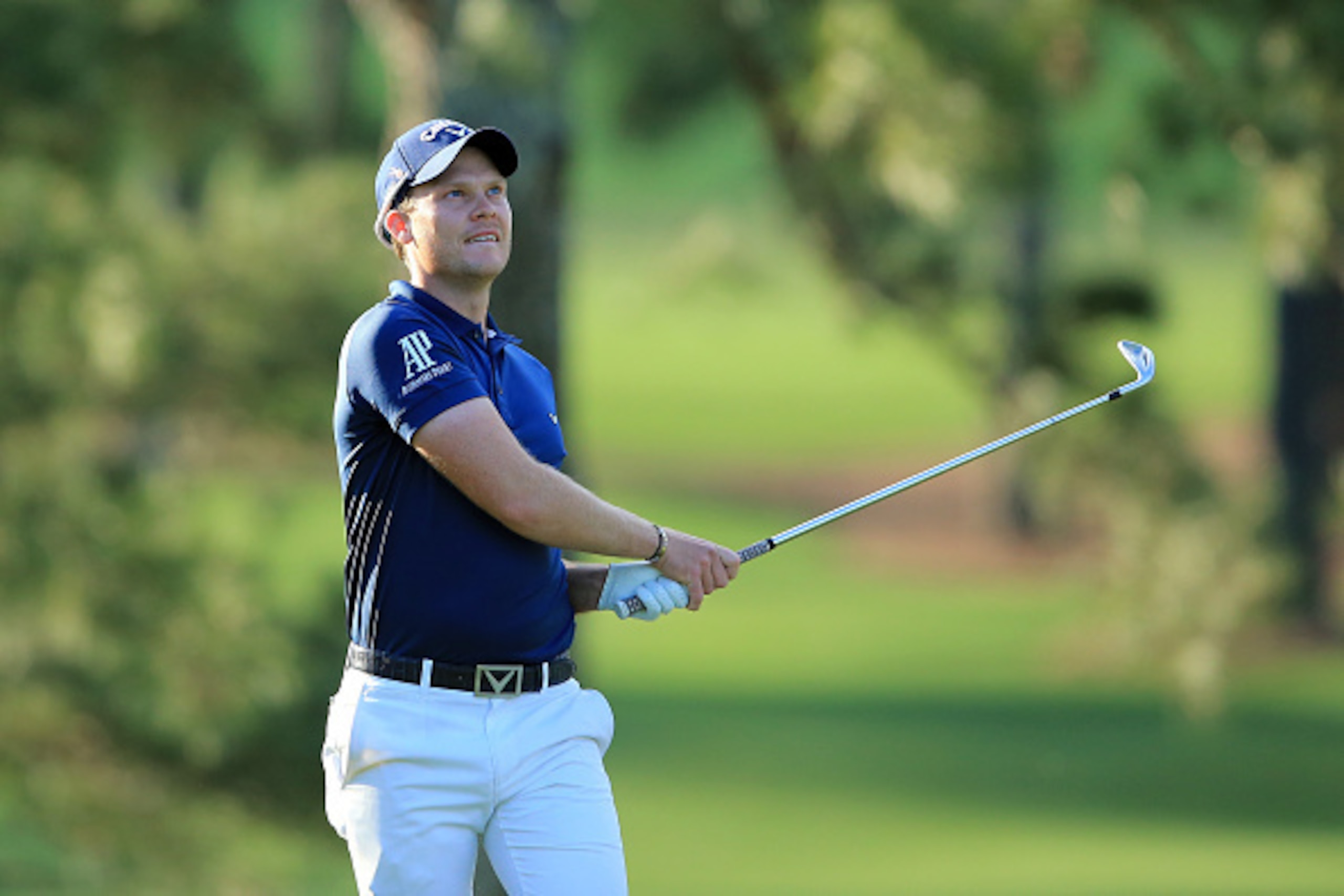 AUGUSTA, GEORGIA - APRIL 07:  Danny Willett of England plays his second shot on the 17th hole during the first round of the 2016 Masters Tournament at Augusta National Golf Club on April 7, 2016 in Augusta, Georgia.  (Photo by David Cannon/Getty Images)