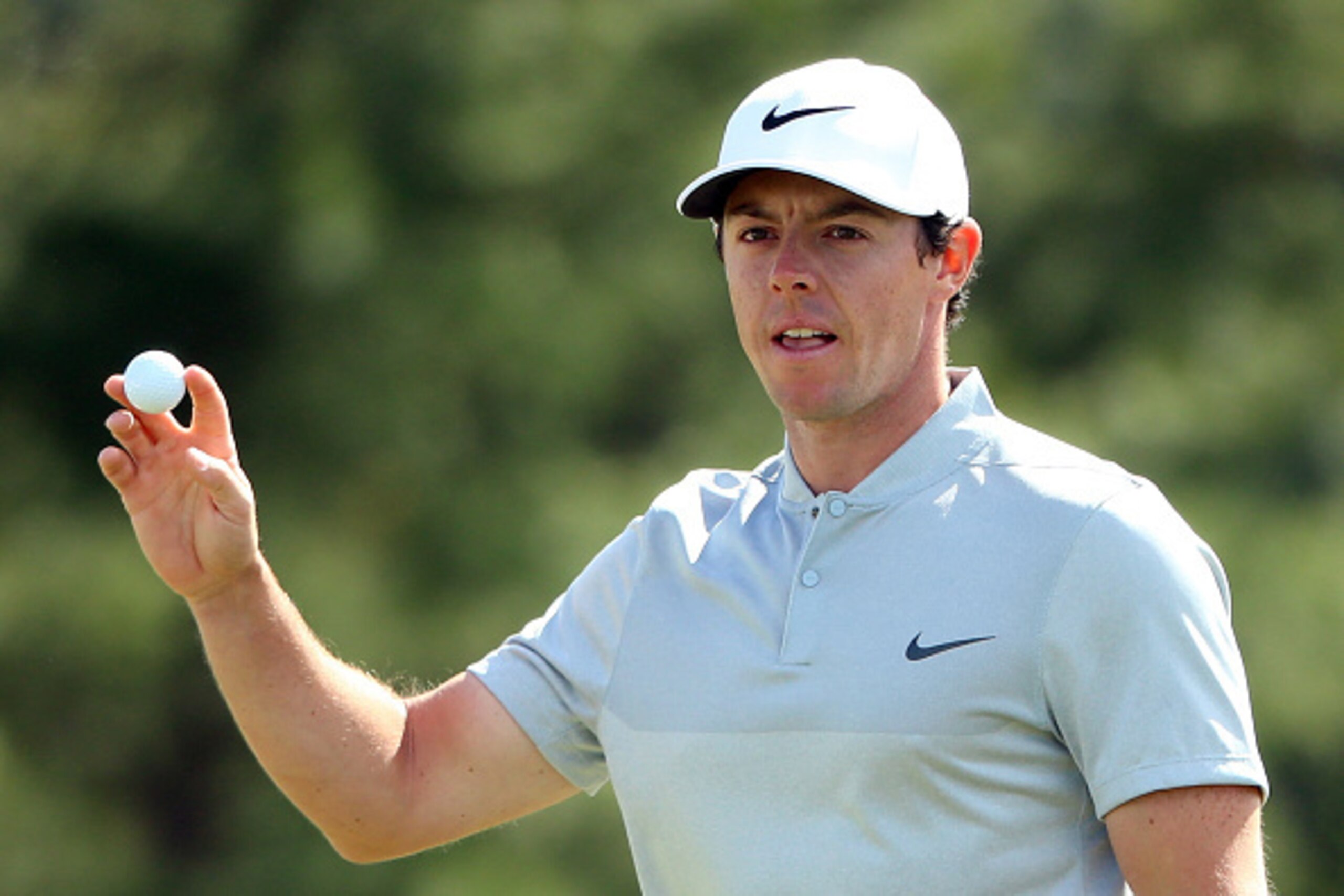 AUGUSTA, GEORGIA - APRIL 08:  Rory McIlroy of Northern Ireland reacts on the 18th hole after the second round of the 2016 Masters Tournament at Augusta National Golf Club on April 8, 2016 in Augusta, Georgia.  (Photo by Andrew Redington/Getty Images)