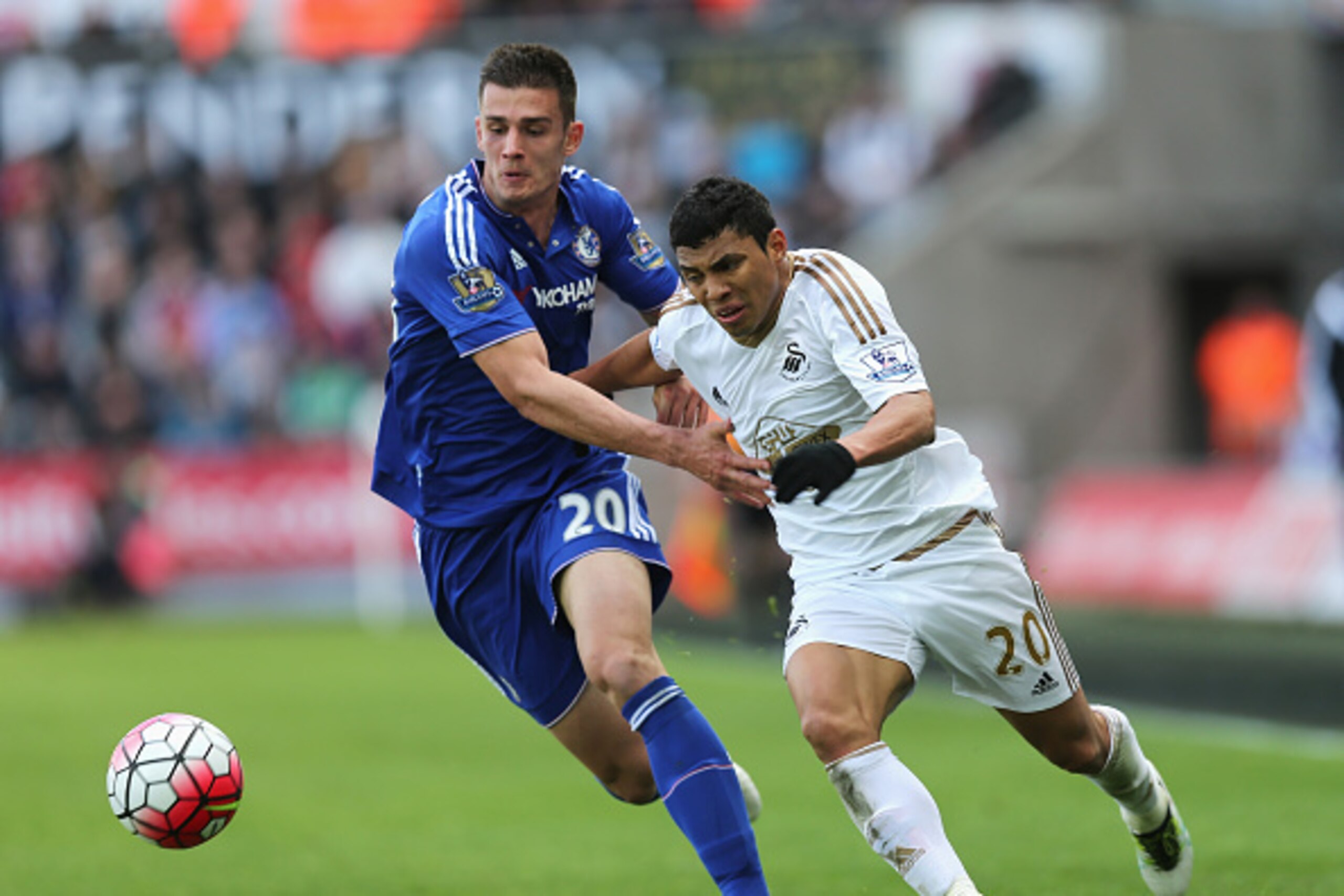 SWANSEA, UNITED KINGDOM - APRIL 09:  Jefferson Montero of Swansea City and Matt Miazga of Chelsea compete for the ball during the Barclays Premier League match between Swansea City and Chelsea at the Liberty Stadium on April 9, 2016 in Swansea, Wales.  (P