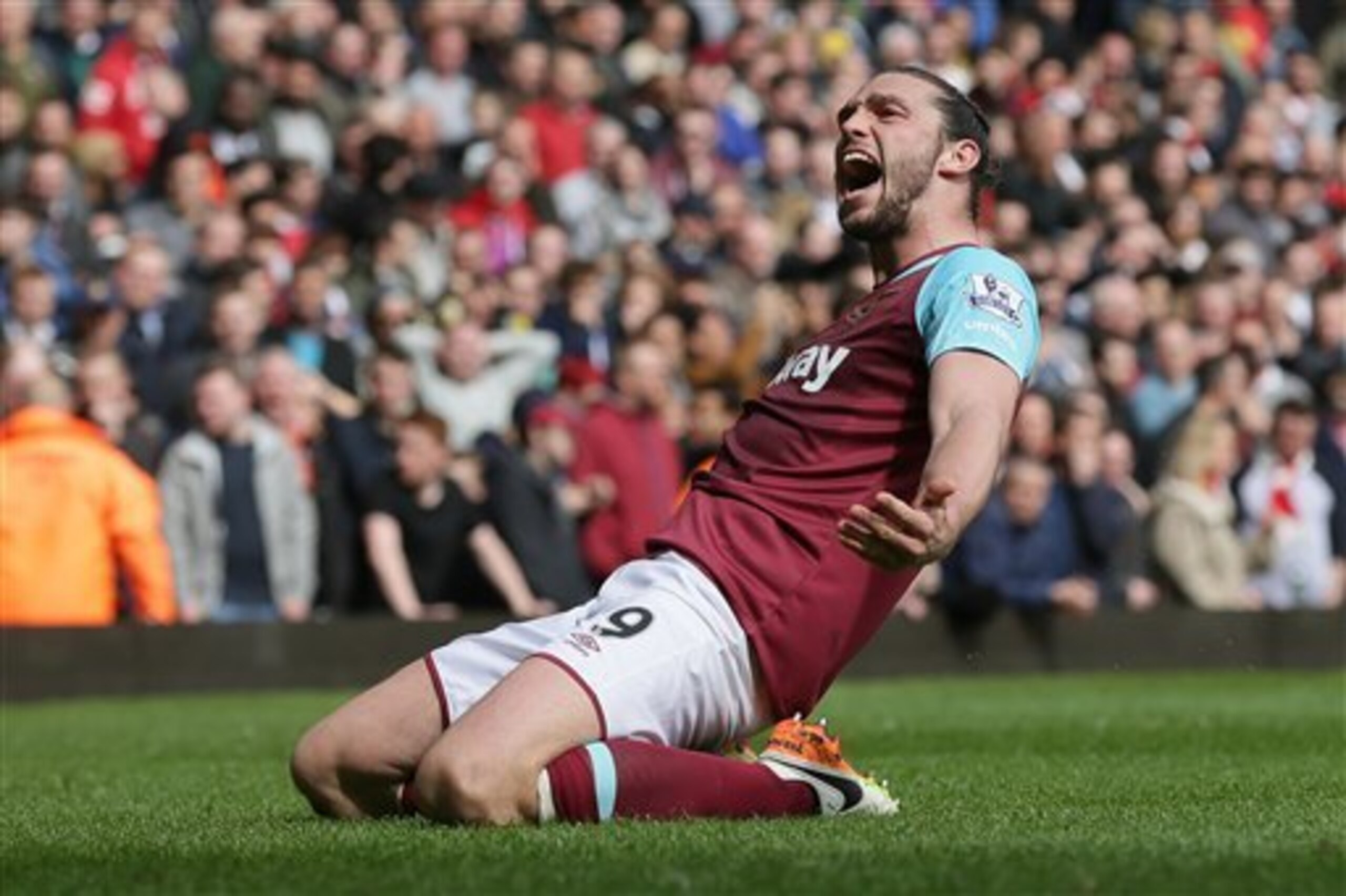 Andy Carroll became the first player to score a hat-trick against Arsenal since Wayne Rooney in 2011. Andy Carroll became the first player to score a hat-trick against Arsenal since Wayne Rooney in 2011.
