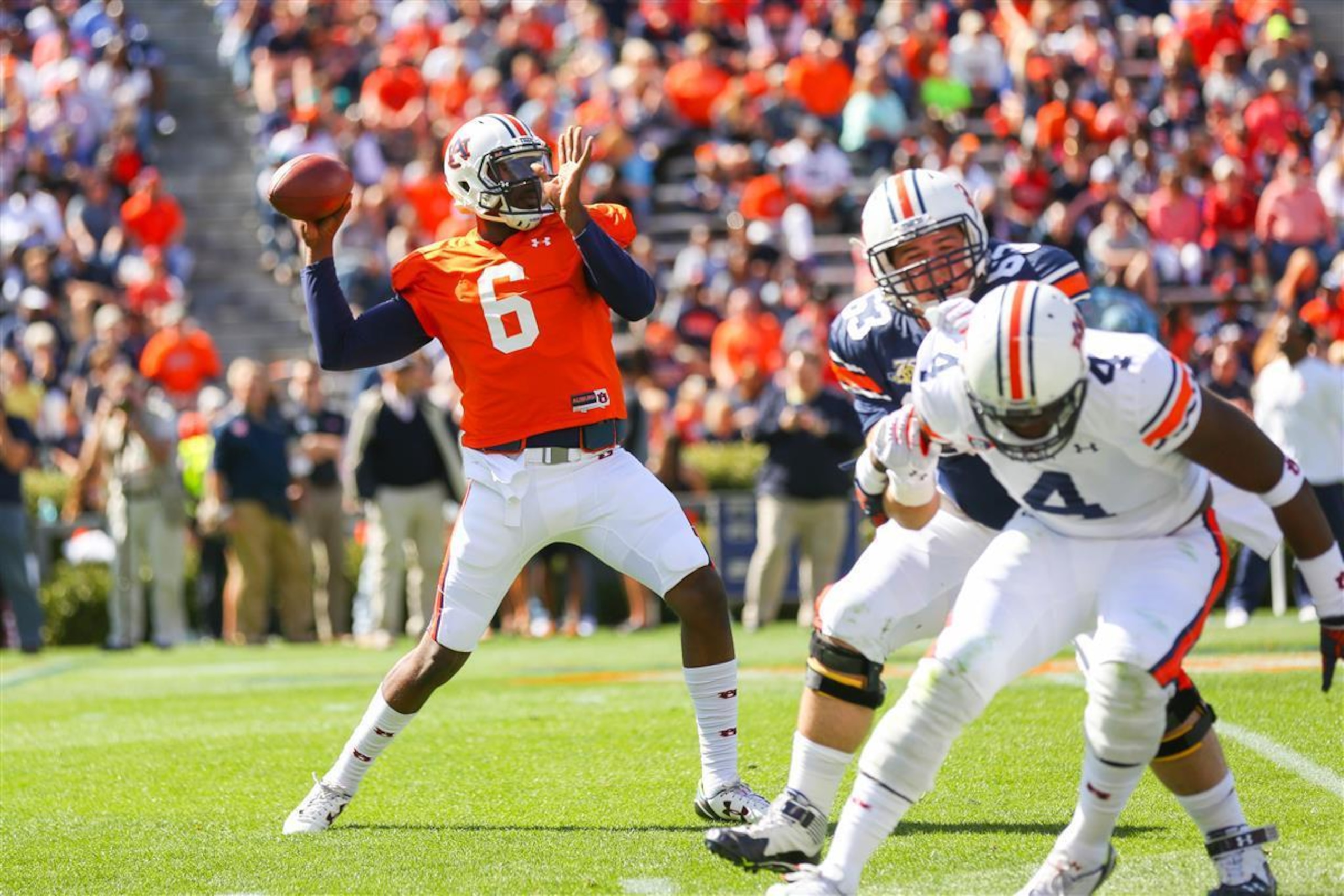 Auburn QB Jeremy Johnson