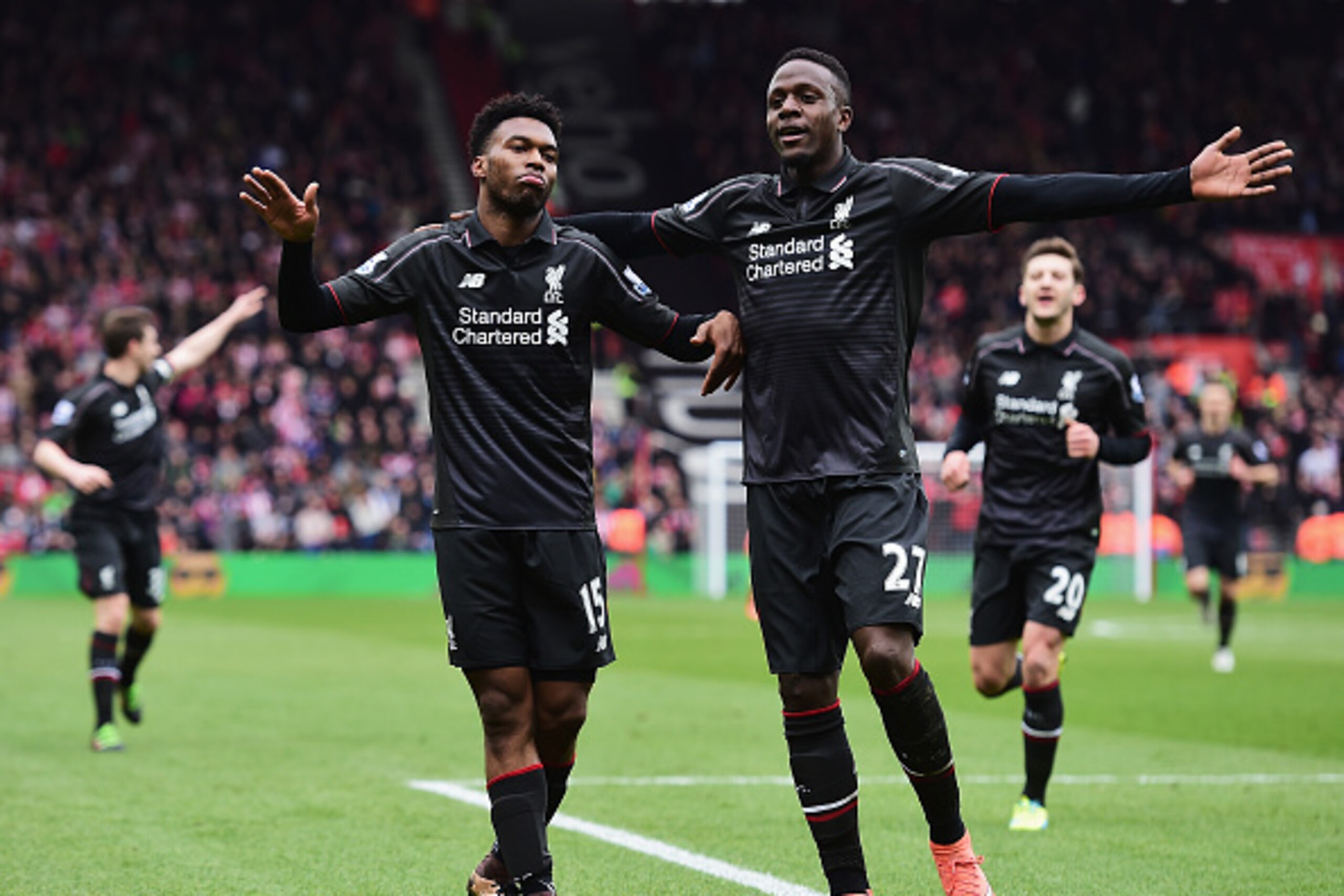 SOUTHAMPTON, ENGLAND - MARCH 20:  Daniel Sturridge of Liverpool (15) celebrates with Divock Origi as he scores their second goal during the Barclays Premier League match between Southampton and Liverpool at St Mary's Stadium on March 20, 2016 in Southampt