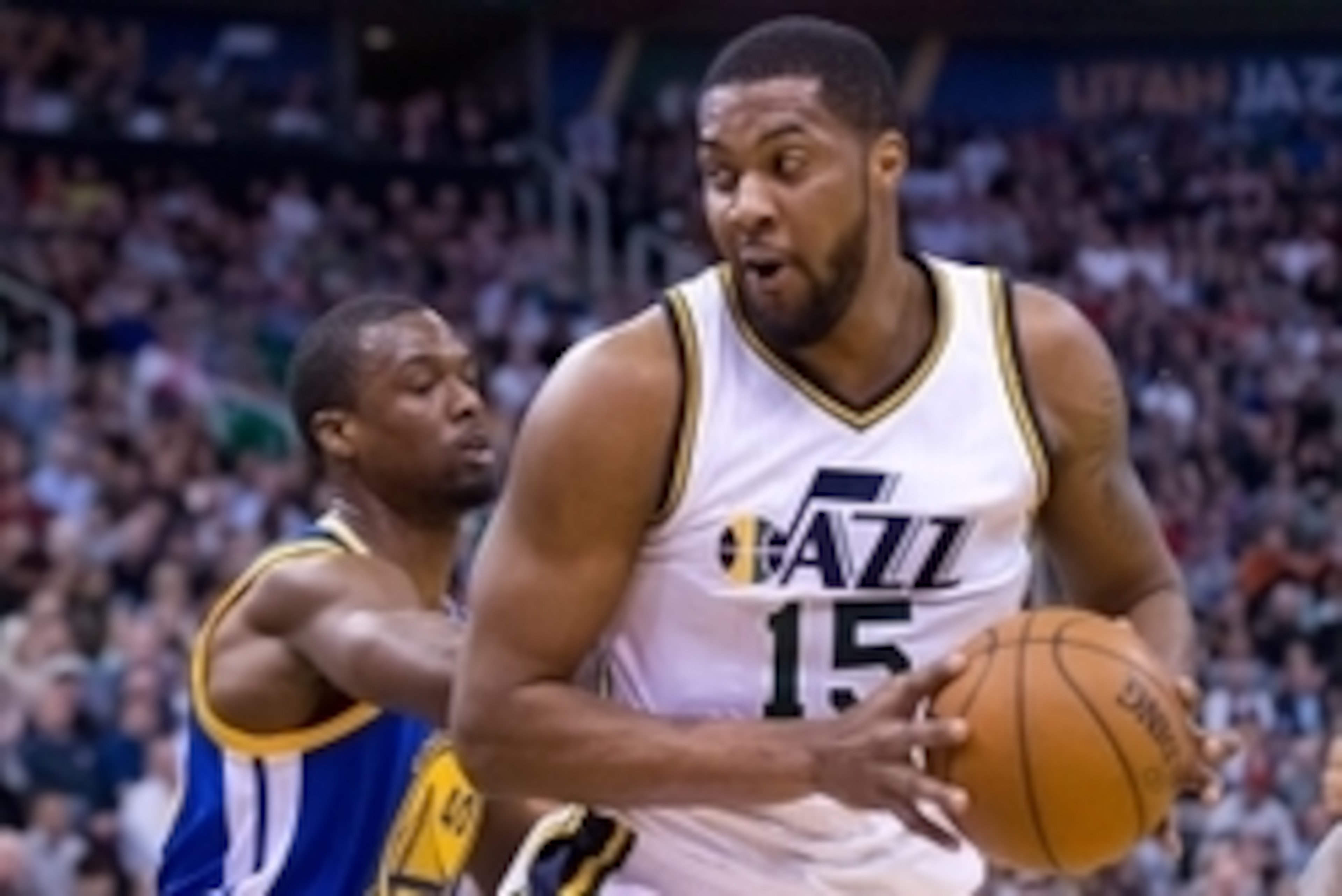 Mar 30, 2016; Salt Lake City, UT, USA; Golden State Warriors forward Harrison Barnes (40) defends against Utah Jazz forward Derrick Favors (15) during the first quarter at Vivint Smart Home Arena. Mandatory Credit: Russ Isabella-USA TODAY Sports Mar 30, 2016; Salt Lake City, UT, USA; Golden State Warriors forward Harrison Barnes (40) defends against Utah Jazz forward Derrick Favors (15) during the first quarter at Vivint Smart Home Arena. Mandatory Credit: Russ Isabella-USA TODAY Sports