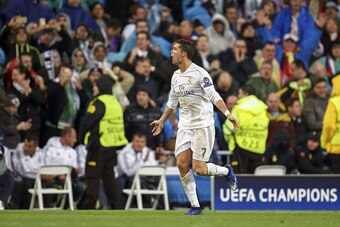 Cristiano Ronaldo of Real Madrid during the UEFA Champions League quarter-final match between  Real Madrid and VfL Wolfsburg on April 12, 2016 at the Santiago Bernabeu stadium in Madrid, Spain.(Photo by VI Images via Getty Images)