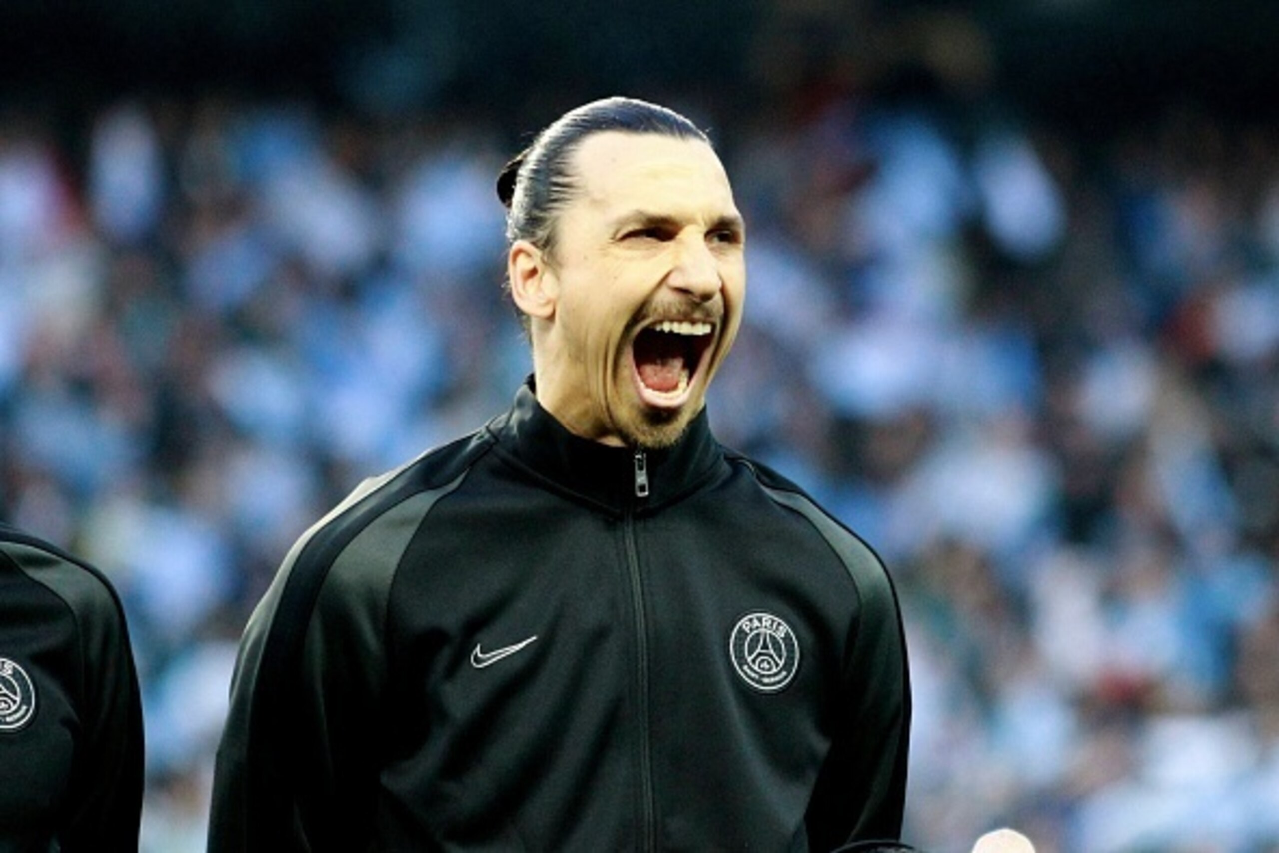 MANCHESTER, ENGLAND - APRIL 12:  Zlatan Ibrahimovic of Paris Saint-Germain reacts during the UEFA Champions League Quarter Final second leg match between Manchester City FC and Paris Saint-Germain at the Etihad Stadium on April 12, 2016 in Manchester, Uni