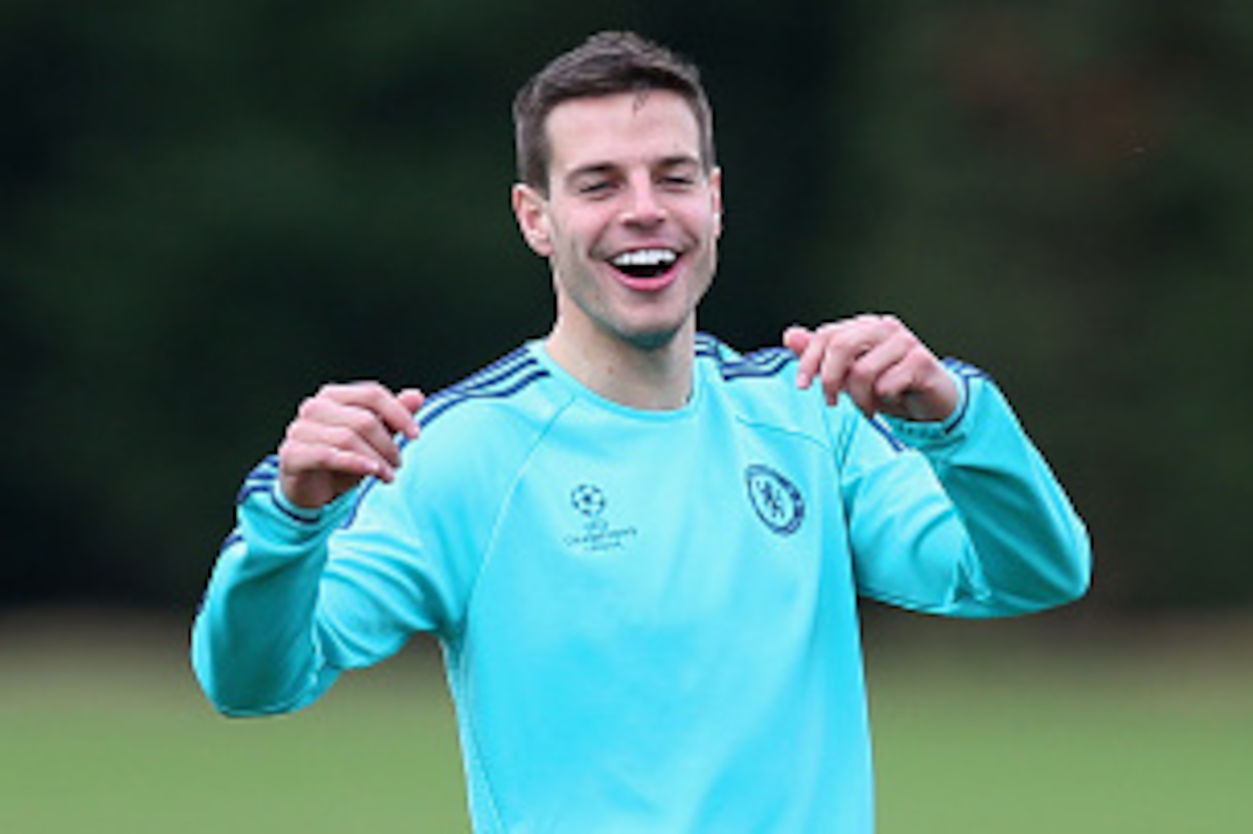 COBHAM, ENGLAND - MARCH 08: Cesar Azpilicueta laughs during a Chelsea training session ahead of their UEFA Champions League round of 16 second leg match against Paris Saint-Germain at Chelsea Training Ground on March 8, 2016 in Cobham, England. (Photo b COBHAM, ENGLAND - MARCH 08: Cesar Azpilicueta laughs during a Chelsea training session ahead of their UEFA Champions League round of 16 second leg match against Paris Saint-Germain at Chelsea Training Ground on March 8, 2016 in Cobham, England. (Photo b
