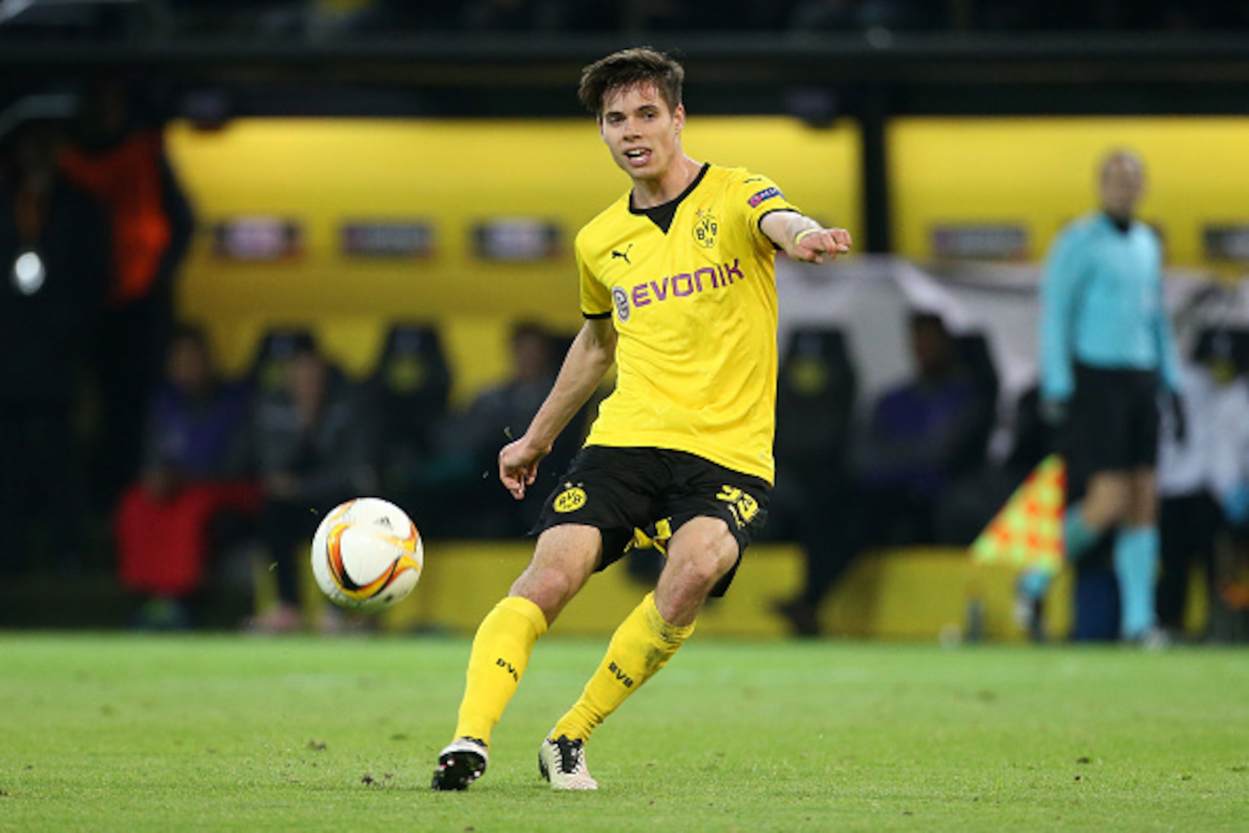 DORTMUND, GERMANY - APRIL 7: Julian Weigl of Dortmund in action during the UEFA Europa League quarter final first leg match between Borussia Dortmund and Liverpool FC at Signal Iduna Park aka Westfalenstadion on April 7, 2016 in Dortmund, Germany. (Photo 