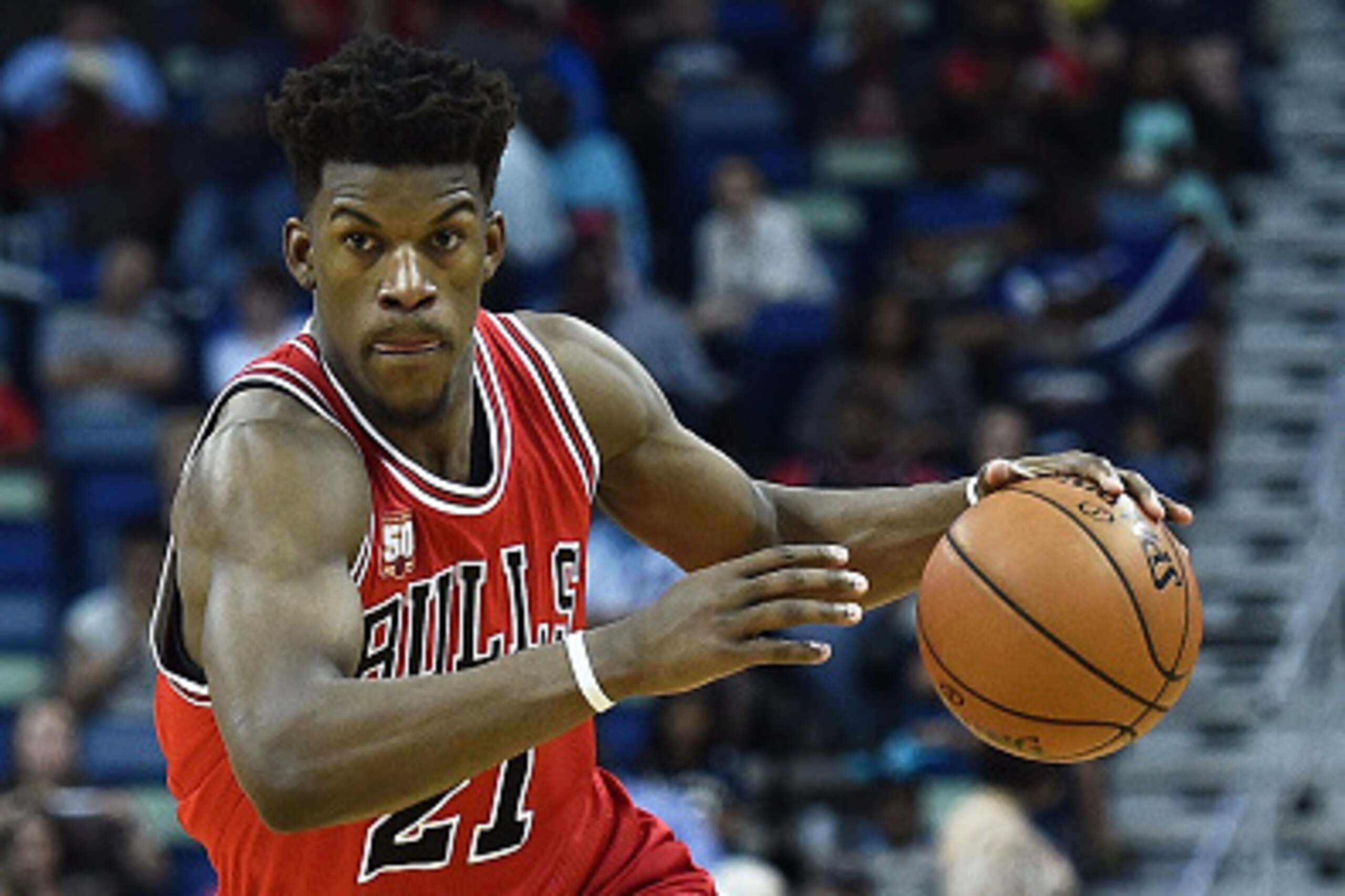 NEW ORLEANS, LA - APRIL 11: Jimmy Butler #21 of the Chicago Bulls handles the ball during a game against the New Orleans Pelicans at the Smoothie King Center on April 11, 2016 in New Orleans, Louisiana. NOTE TO USER: User expressly acknowledges and agree NEW ORLEANS, LA - APRIL 11: Jimmy Butler #21 of the Chicago Bulls handles the ball during a game against the New Orleans Pelicans at the Smoothie King Center on April 11, 2016 in New Orleans, Louisiana. NOTE TO USER: User expressly acknowledges and agree