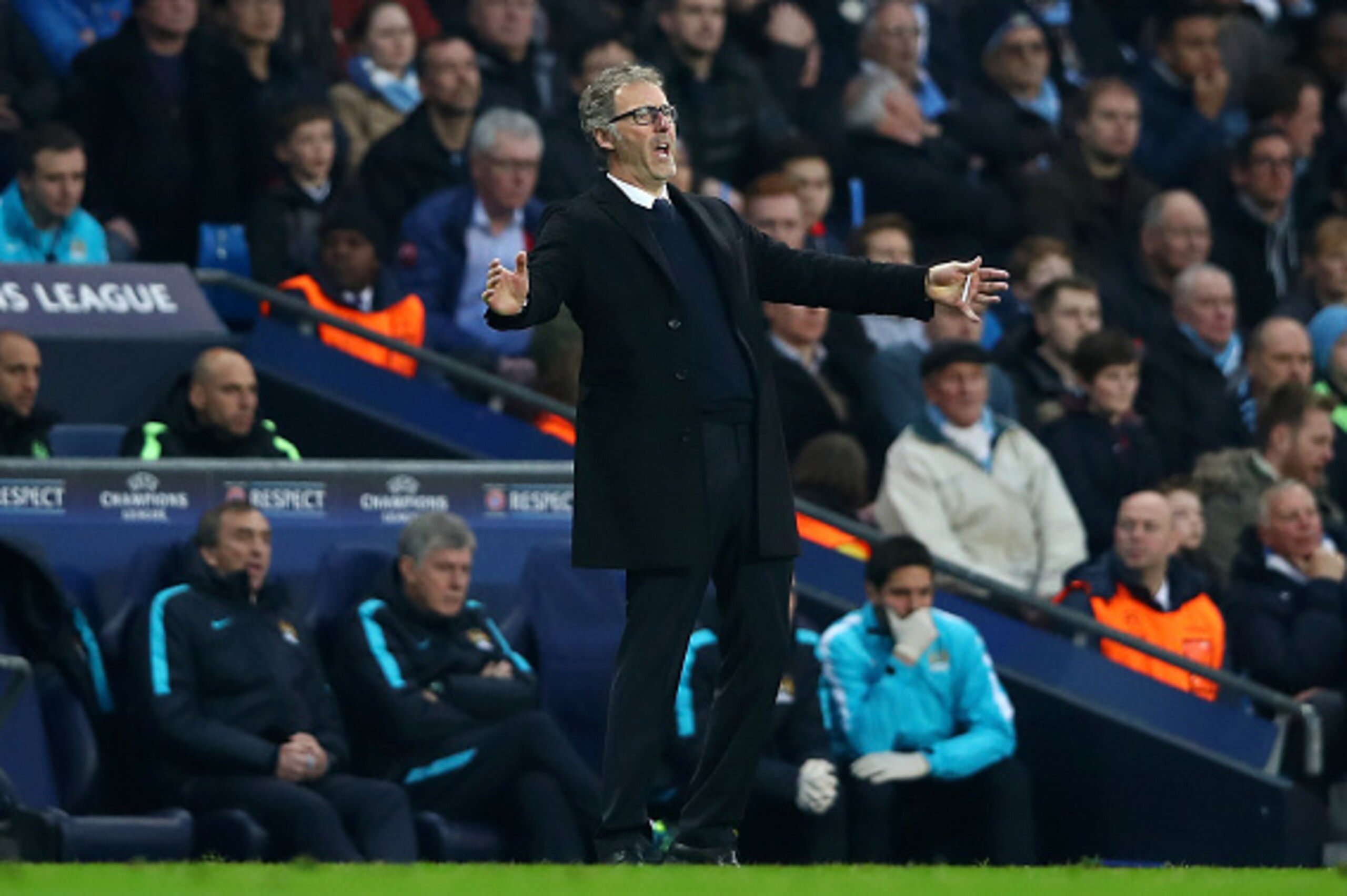 MANCHESTER, ENGLAND - APRIL 12:  Laurent Blanc manager of Paris Saint-Germain reacts during the UEFA Champions League quarter final second leg match between Manchester City FC and Paris Saint-Germain at the Etihad Stadium on April 12, 2016 in Manchester, 