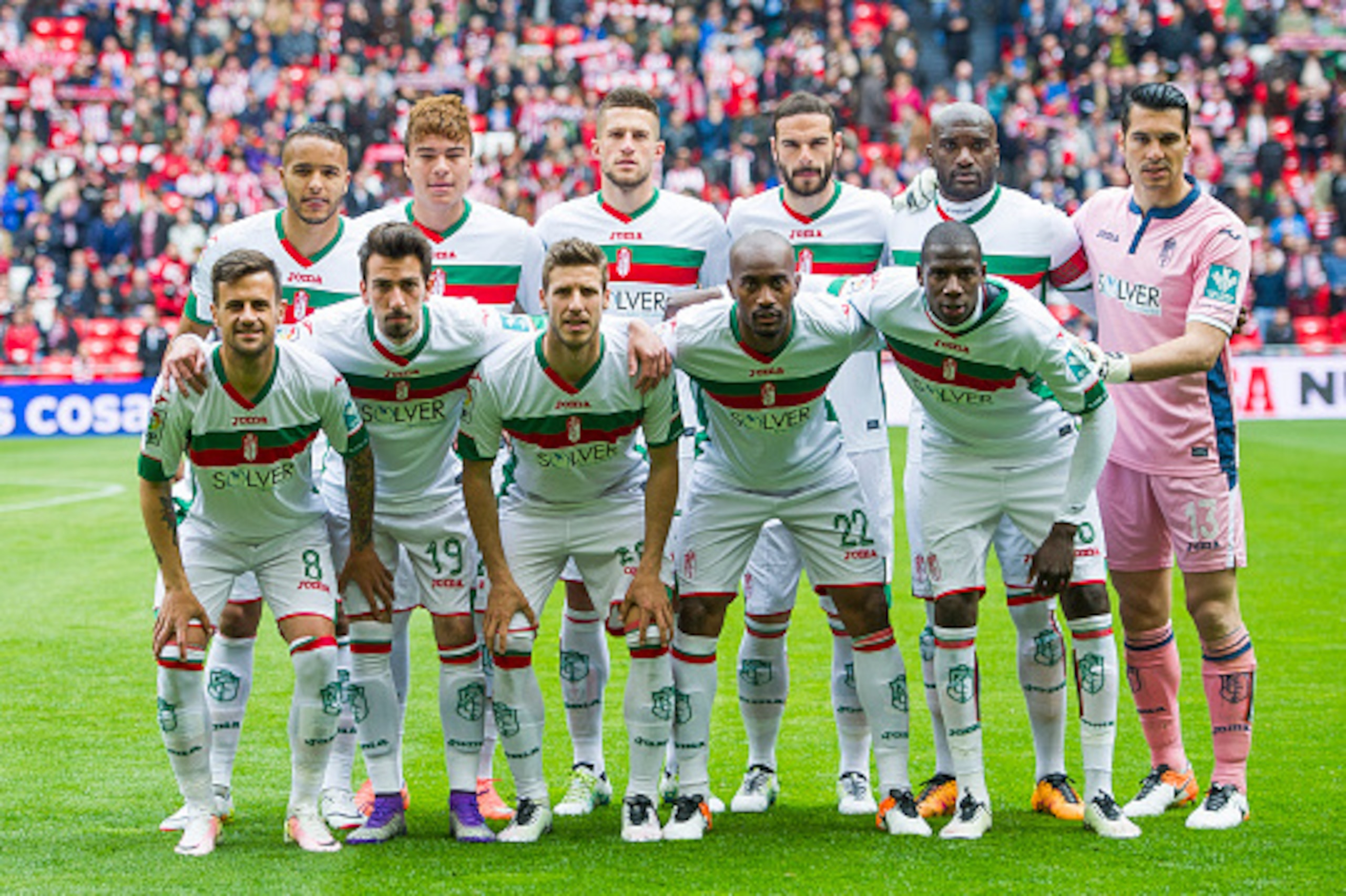 BILBAO, SPAIN - APRIL 03:  Granada CF players line up for a team photo prior to the start the La Liga match between Athletic Club Bilbao and Granada CF at San Mames Stadium on April 3, 2016 in Bilbao, Spain.  (Photo by Juan Manuel Serrano Arce/Getty Image