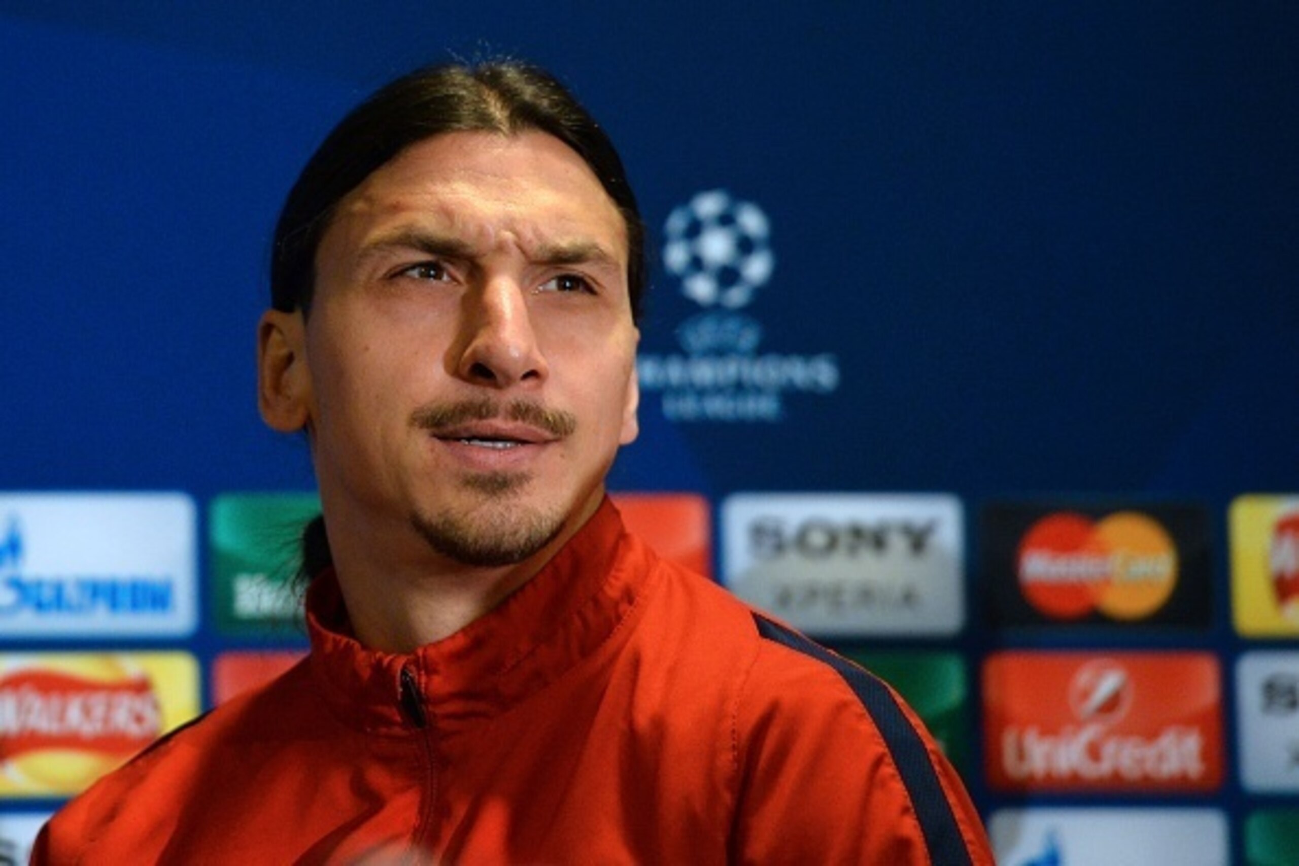 Paris Saint-Germain's Swedish striker Zlatan Ibrahimovic gestures during a press conference at Stamford Bridge in London on March 8, 2016 ahead of their UEFA Champions League, round of 16 second leg football match against Chelsea.
/ AFP / GLYN KIRK Paris Saint-Germain's Swedish striker Zlatan Ibrahimovic gestures during a press conference at Stamford Bridge in London on March 8, 2016 ahead of their UEFA Champions League, round of 16 second leg football match against Chelsea.
/ AFP / GLYN KIRK
