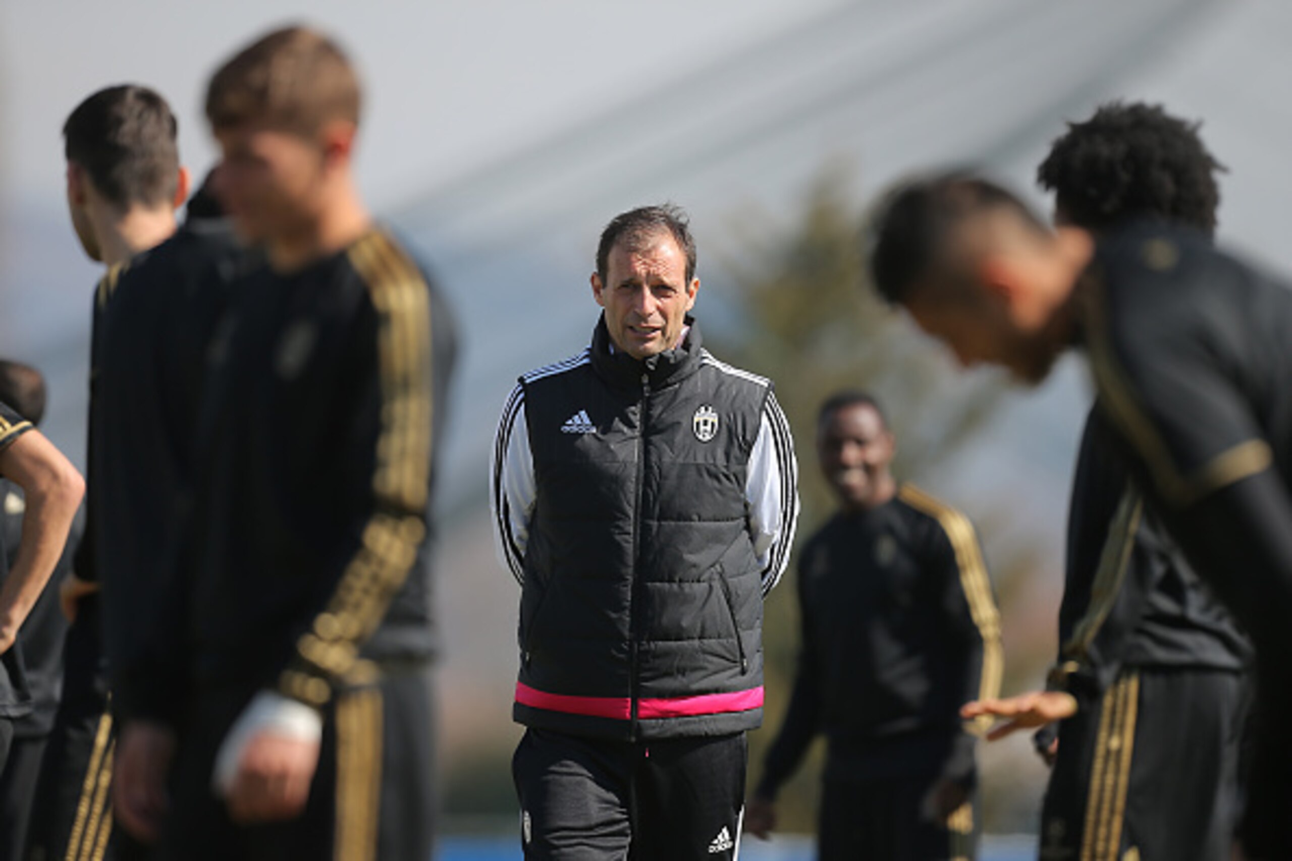 Juventus' coach Massimiliano Allegri looks of during a training session on March 15, 2016 at the Juventus Training Center in Vinovo, near Turin on the eve of the UEFA Champions League football match between FC Bayern Munich and Juventus. / AFP / MARCO BER