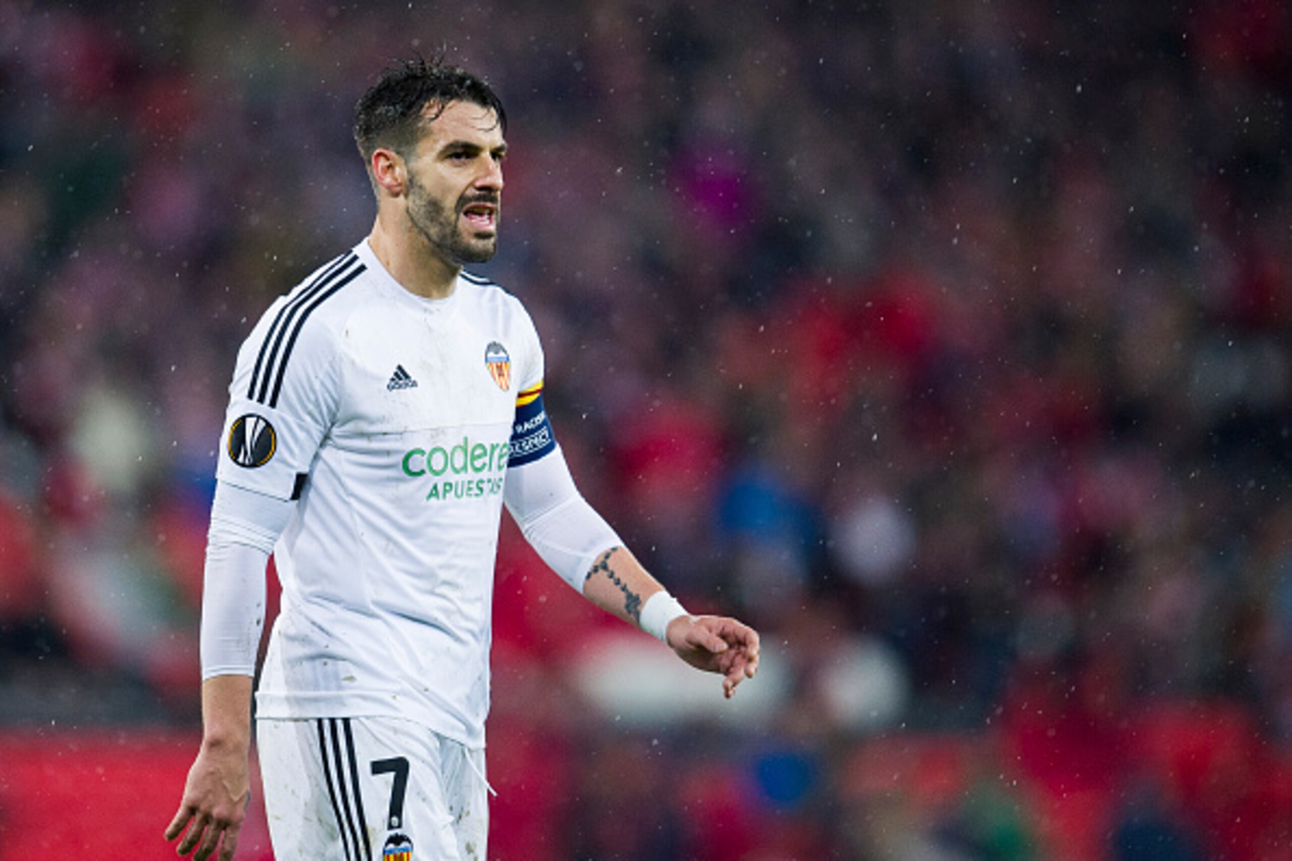 BILBAO, SPAIN - MARCH 10:  Alvaro Negredo of Athletic Club reacts during the UEFA Europa League Round of 16: First Leg match between Athletic Club and Valencia CF at San Mames Stadium on March 10, 2016 in Bilbao, Spain.  (Photo by Juan Manuel Serrano Arce