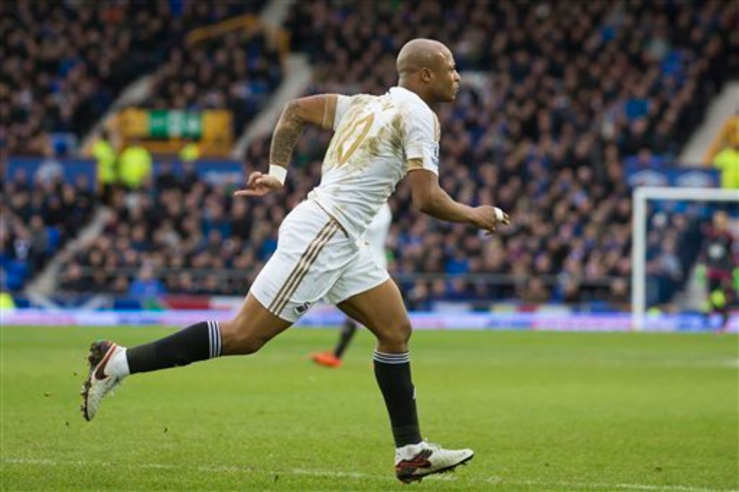 Ayew left Marseille on a free transfer last summer.
