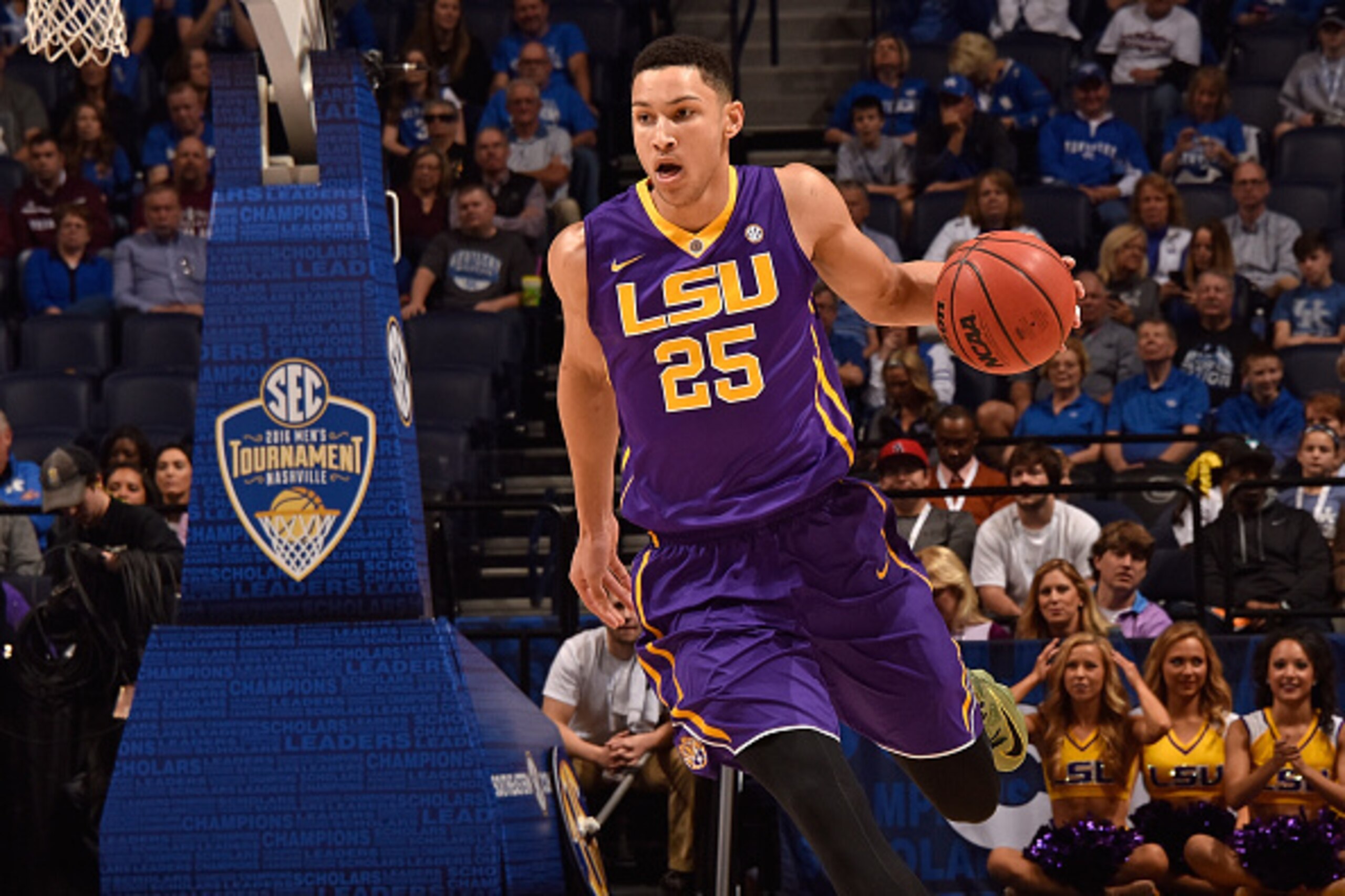 NASHVILLE, TENNESSEE - MARCH 12:  Ben Simmons #25 of the LSU Tigers plays against the Texas A&M Aggies in an SEC Basketball Tournament Semifinals game at Bridgestone Arena on March 12, 2016 in Nashville, Tennessee.  (Photo by Frederick Breedon/Getty Image