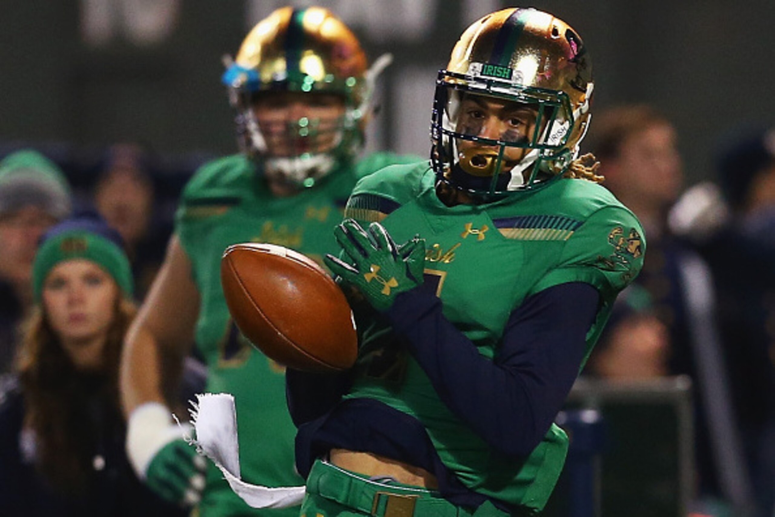 BOSTON, MA - NOVEMBER 21:  Will Fuller #7 of the Notre Dame Fighting Irish misses a pass from DeShone Kizer #14 during the second half against the Boston College Eagles at Fenway Park on November 21, 2015 in Boston, Massachusetts. The Fighting Irish defea