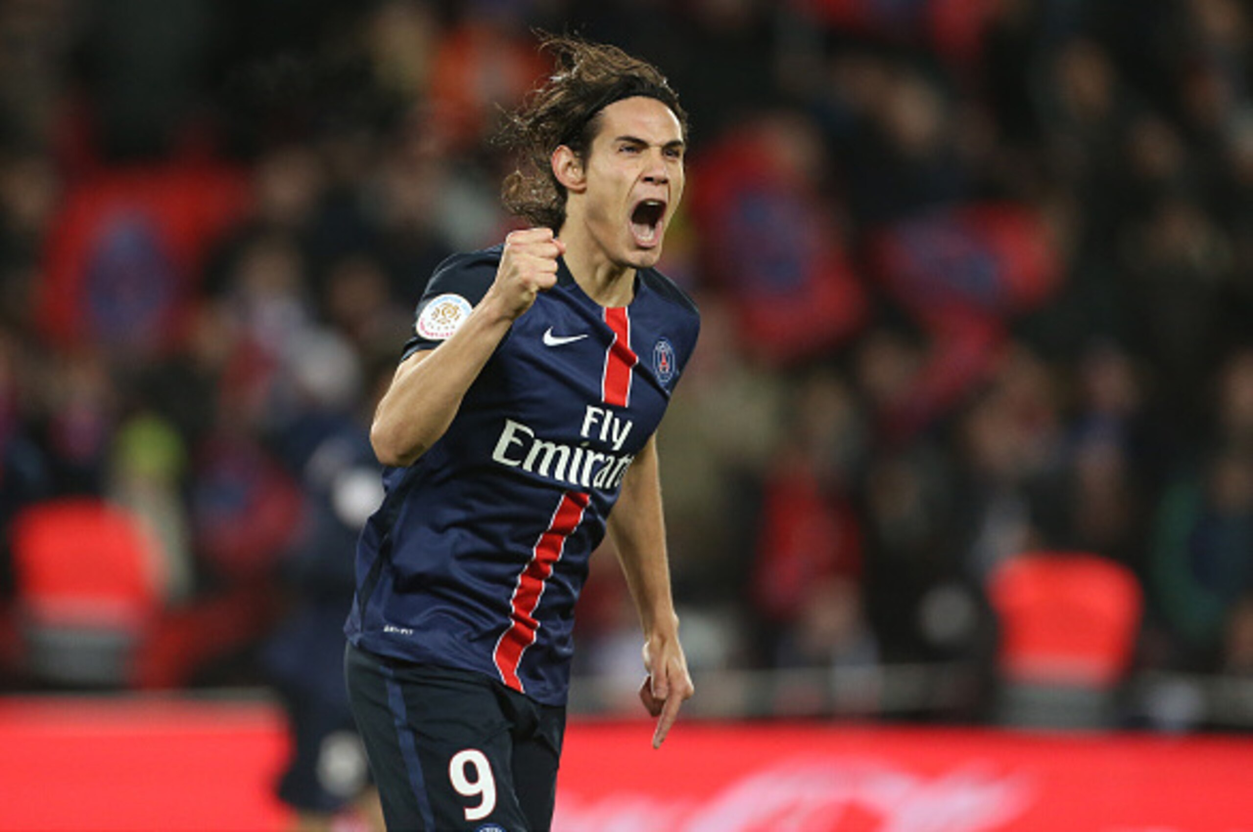PARIS, FRANCE - FEBRUARY 3: Edinson Cavani of PSG celebrates scoring a goal during the French Ligue 1 match between Paris Saint-Germain (PSG) and FC Lorient at Parc des Princes stadium on February 6, 2016 in Paris, France. (Photo by Jean Catuffe/Getty Ima