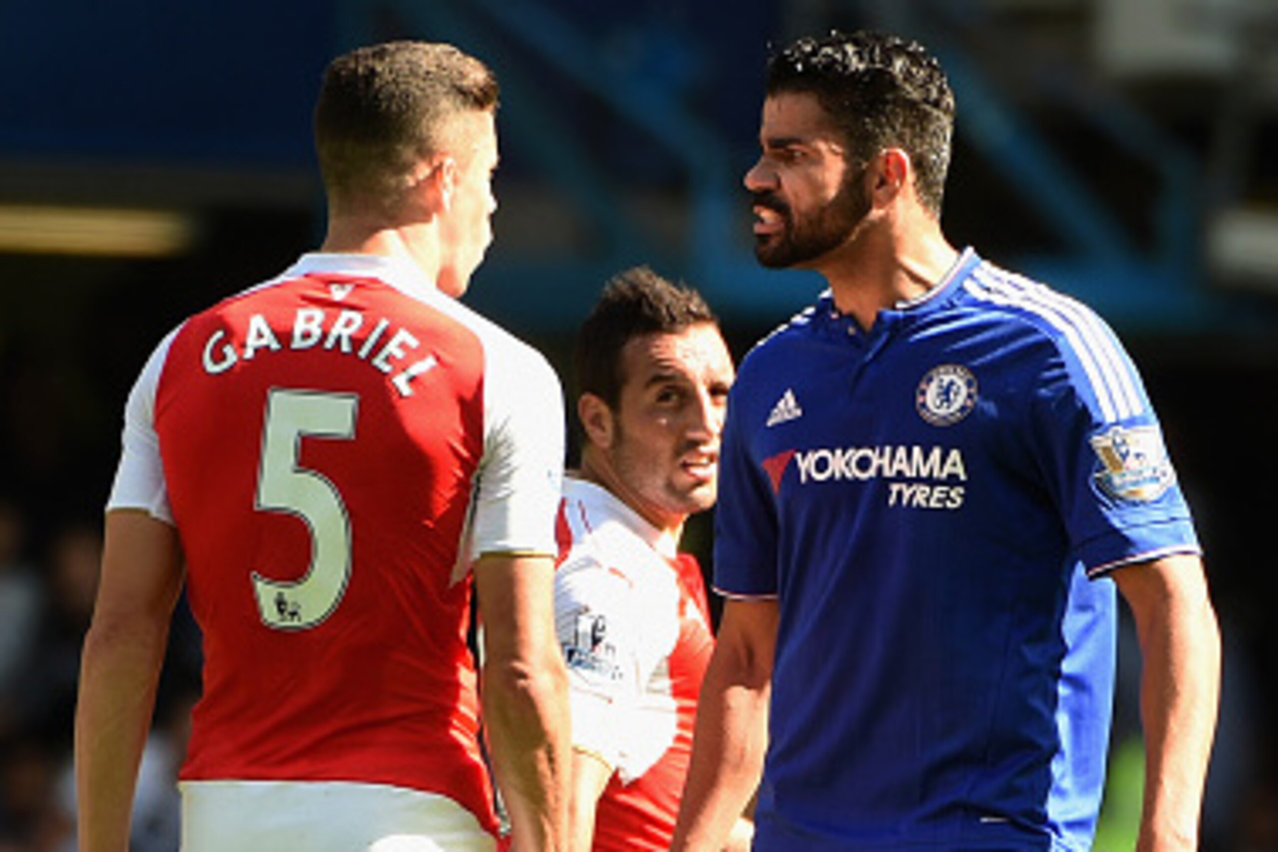 LONDON, ENGLAND - SEPTEMBER 19:  Diego Costa of Chelsea and Gabriel of Arsenal argue during the Barclays Premier League match between Chelsea and Arsenal at Stamford Bridge on September 19, 2015 in London, United Kingdom.  (Photo by Ross Kinnaird/Getty Im