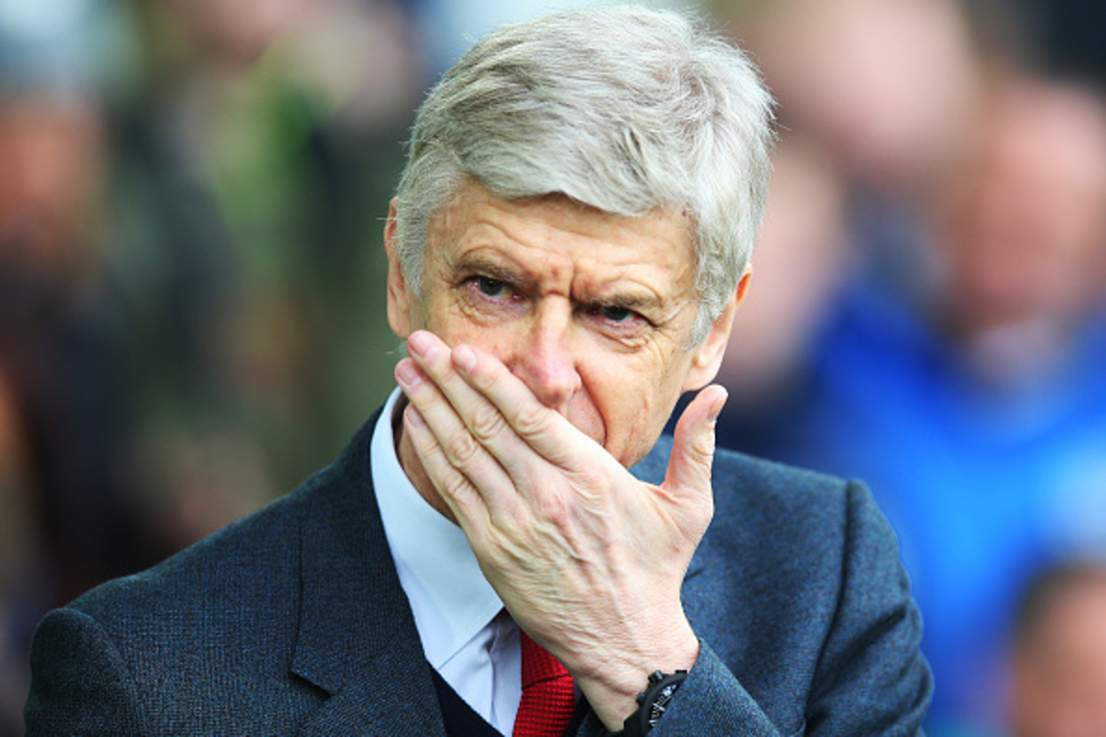 LIVERPOOL, ENGLAND - MARCH 19:  Arsenal manager Arsene Wenger looks on during the Barclays Premier League match between Everton and Arsenal at Goodison Park on March 19, 2016 in Liverpool, England. (Photo by Ian MacNicol/Getty images)