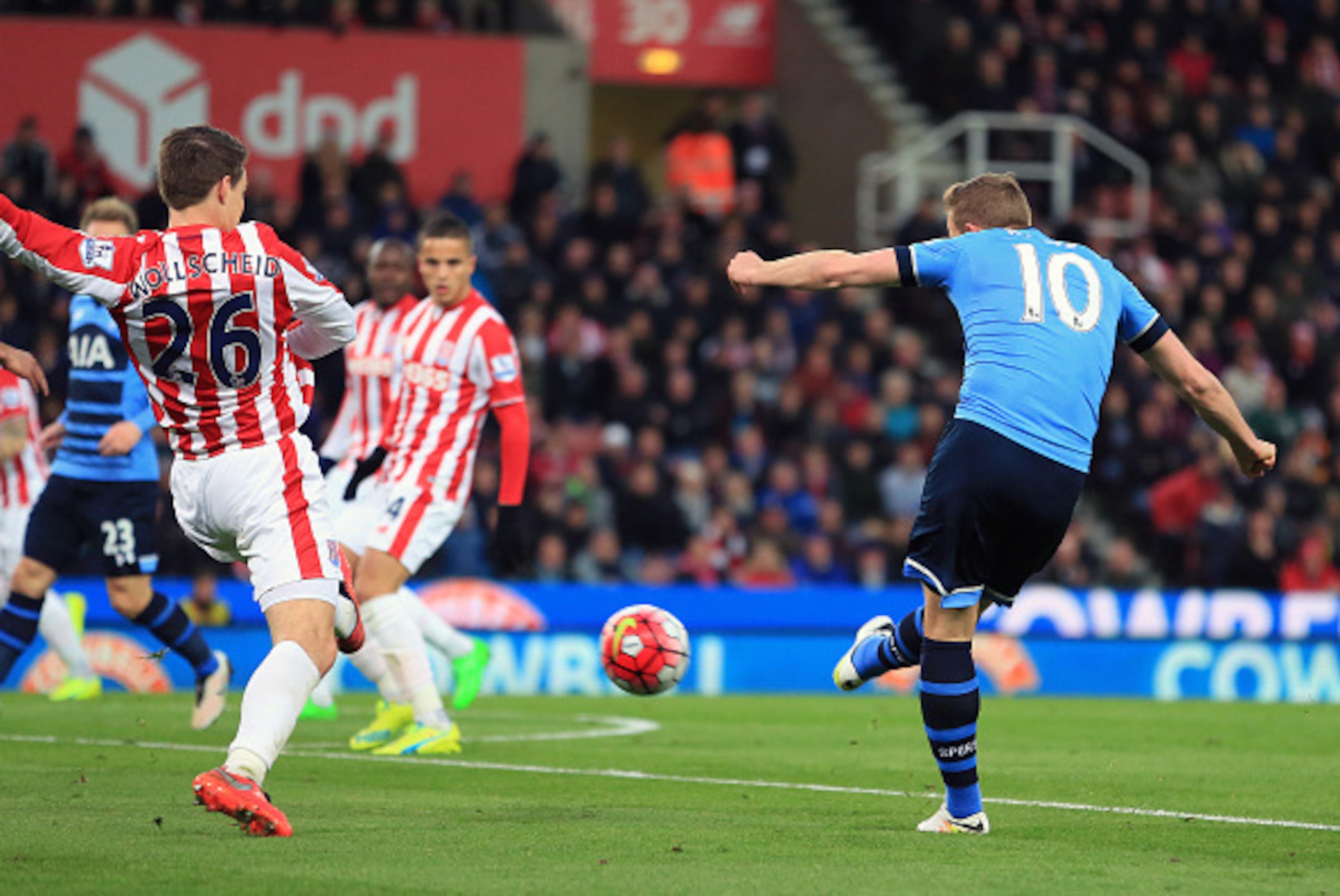 STOKE ON TRENT, ENGLAND - APRIL 18: Harry Kane of Tottenham Hotspur scores the opening goal during the Barclays Premier League match between Stoke City and Tottenham Hotspur at Britannia Stadium on April 18, 2016 in Stoke on Trent, England. (Photo by Jame