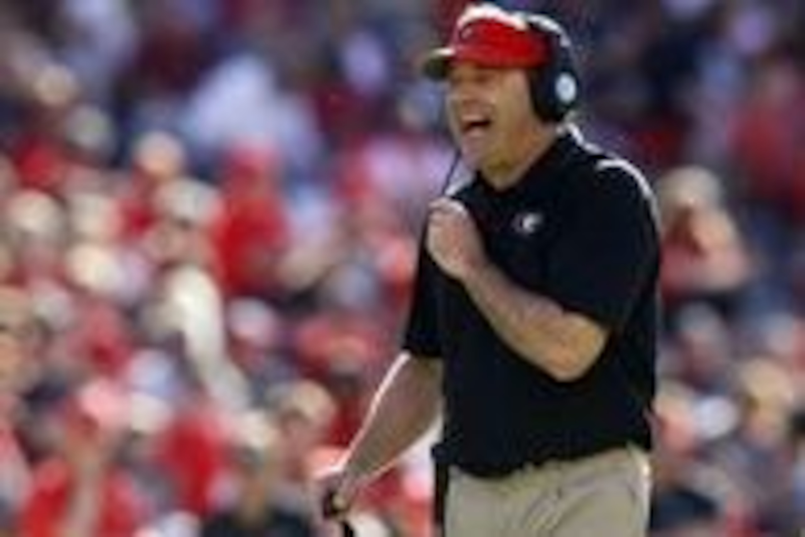 Apr 16, 2016; Athens, GA, USA; Georgia Bulldogs head coach Kirby Smart coaches during the second half of the spring game at Sanford Stadium. The Black team defeated the Red team 34-14. Mandatory Credit: Brett Davis-USA TODAY Sports Apr 16, 2016; Athens, GA, USA; Georgia Bulldogs head coach Kirby Smart coaches during the second half of the spring game at Sanford Stadium. The Black team defeated the Red team 34-14. Mandatory Credit: Brett Davis-USA TODAY Sports