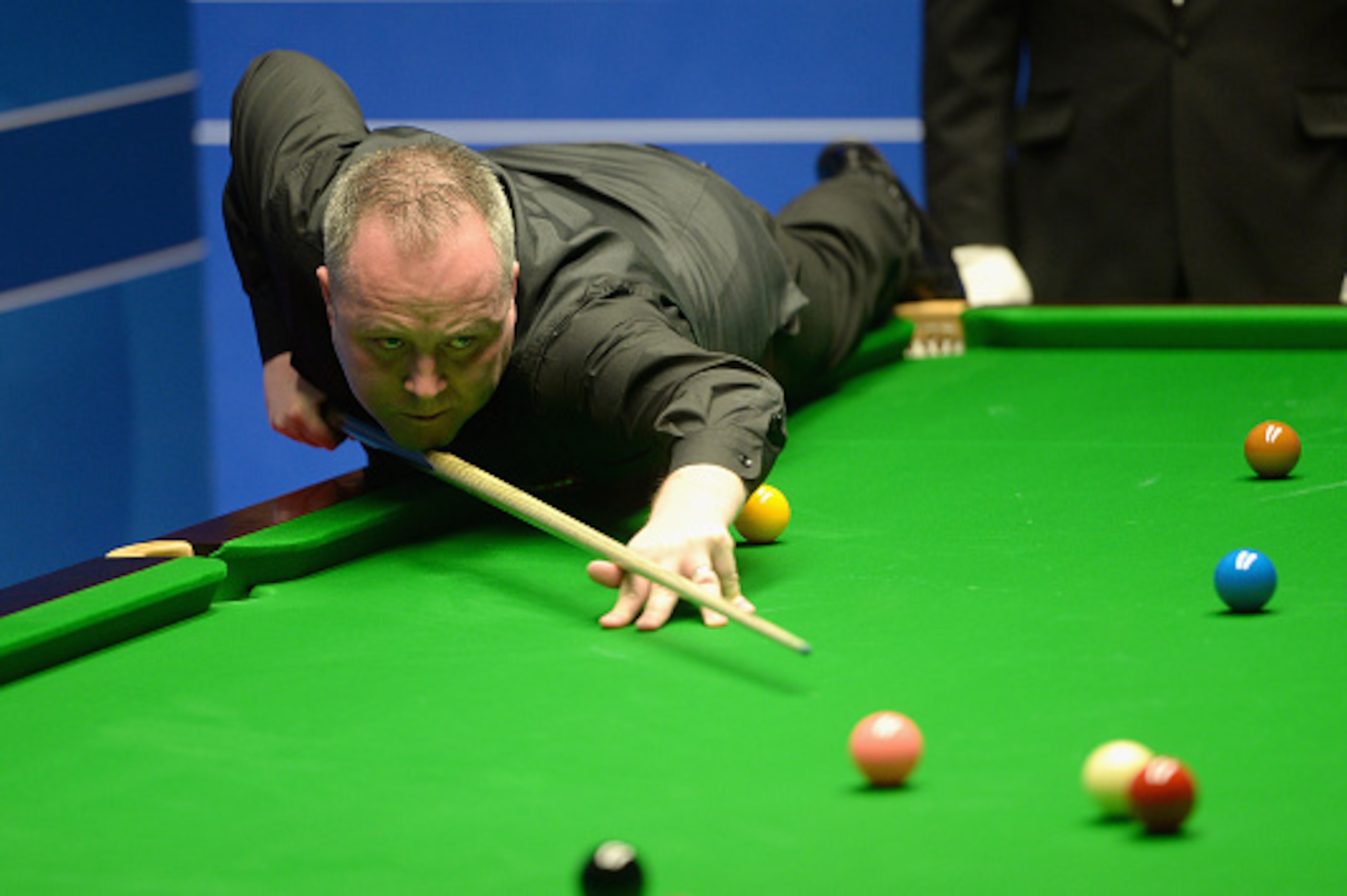 SHEFFIELD, ENGLAND - APRIL 19: John Higgins plays a shot against Ryan Day during their first round match of the World Snooker Championship at Crucible Theatre on April 19, 2016 in Sheffield, England. (Photo by Gareth Copley/Getty Images) SHEFFIELD, ENGLAND - APRIL 19: John Higgins plays a shot against Ryan Day during their first round match of the World Snooker Championship at Crucible Theatre on April 19, 2016 in Sheffield, England. (Photo by Gareth Copley/Getty Images)