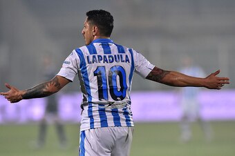 PESCARA, ITALY - APRIL 15:  Gianluca Lapadula of Pescara Calcio in action during the Serie B match between Pescara Calcio v AC Cesena at Adriatico Stadium on April 15, 2016 in Pescara, Italy.  (Photo by Giuseppe Bellini/Getty Images)
