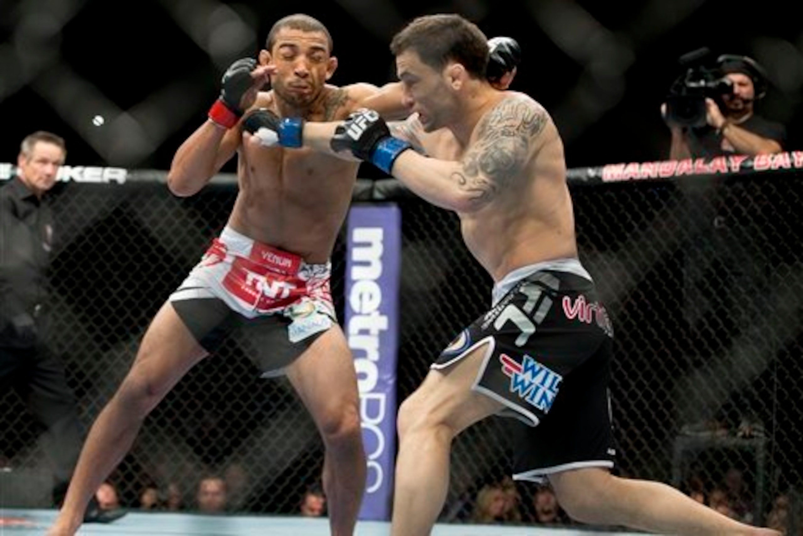 Frankie Edgar faced Jose Aldo for the featherweight title in 2013.