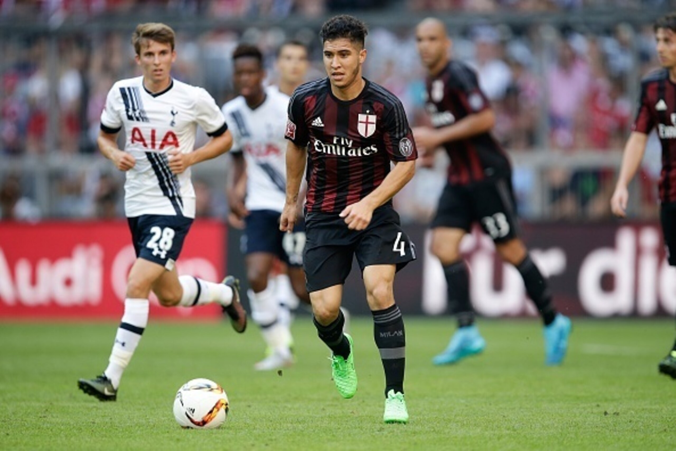 Jose Mauri of AC Milan during the AUDI Cup bronze final match between Tottenham Hotspur and AC Milan on August 5, 2015 at the Allianz Arena in Munich, Germany(Photo by VI Images via Getty Images) Jose Mauri of AC Milan during the AUDI Cup bronze final match between Tottenham Hotspur and AC Milan on August 5, 2015 at the Allianz Arena in Munich, Germany(Photo by VI Images via Getty Images)
