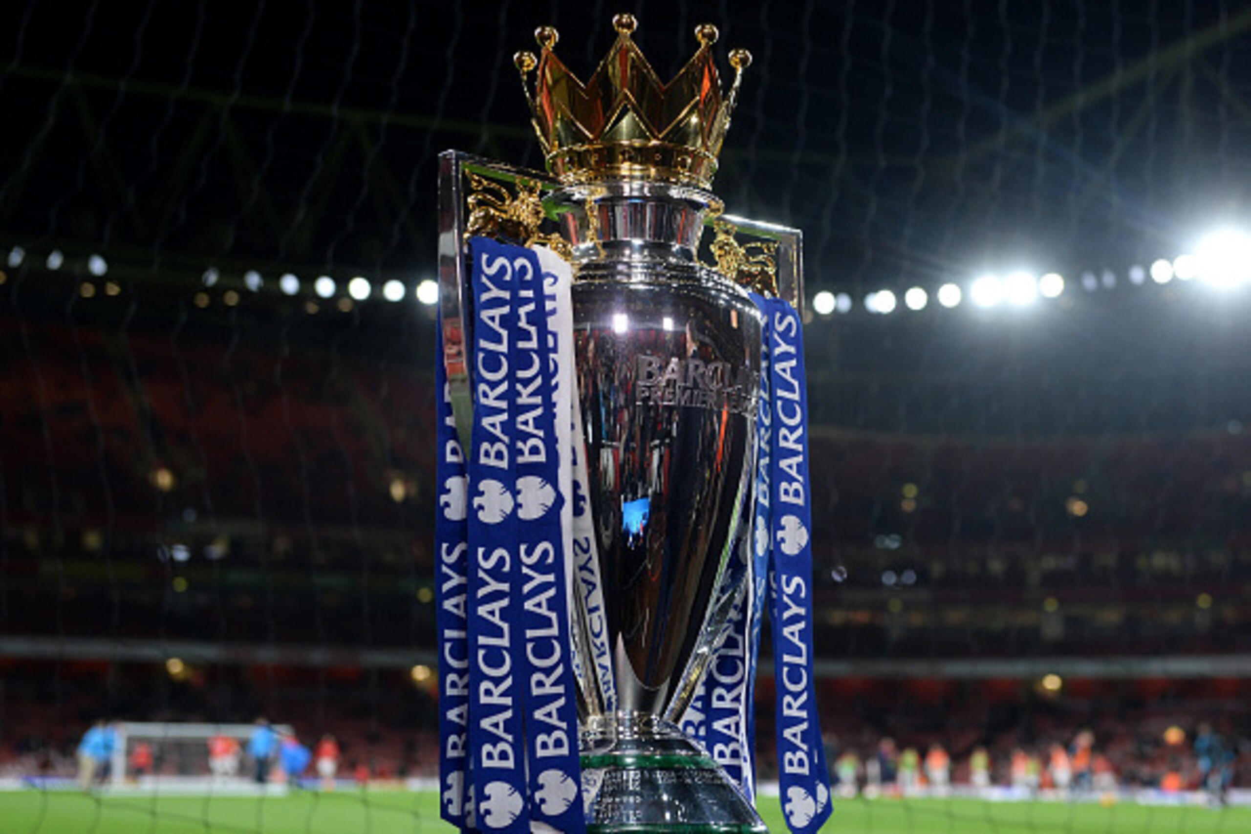 LONDON, ENGLAND - DECEMBER 21:  The Barclays Premier League Trophy is displayed prior to the Barclays Premier League match between Arsenal and Manchester City at Emirates Stadium on December 21, 2015 in London, England.  (Photo by Michael Regan/Getty Imag