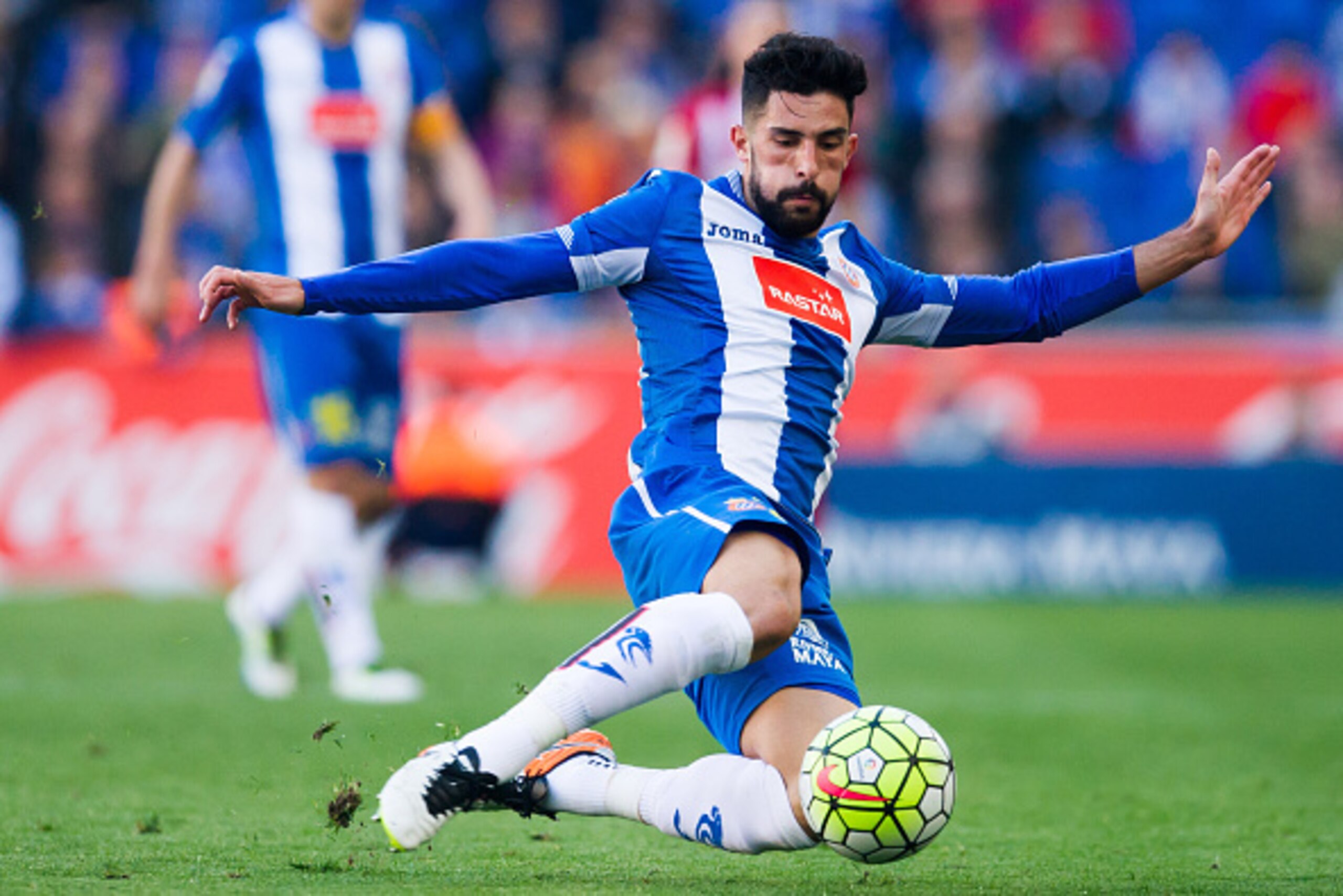 BARCELONA, SPAIN - APRIL 09: Alvaro Gonzalez of Real CD Espanyol kicks the ball during the La Liga match between Real CD Espanyol and Club Atletico de Madrid at Cornella-El Prat Stadium on April 9, 2016 in Barcelona, Spain. (Photo by Alex Caparros/Getty I
