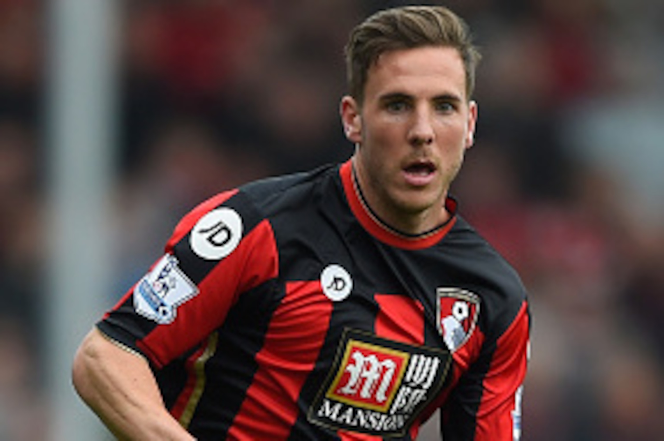 BOURNEMOUTH, ENGLAND - APRIL 02:  Dan Gosling of Bournemouth in action during the Barclays Premier League match between AFC Bournemouth and Manchester City at Vitality Stadium on April 2, 2016 in Bournemouth, England.  (Photo by Mike Hewitt/Getty Images)