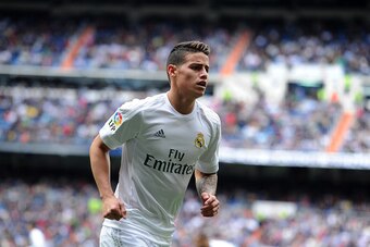 MADRID, SPAIN - APRIL 09:  James Rodriguez of Real Madrid goes to take a corner kick during the La Liga match between Real Madrid and Eibar at Estadio Santiago Bernabeu on April 9, 2016 in Madrid, Spain.  (Photo by Denis Doyle/Getty Images)