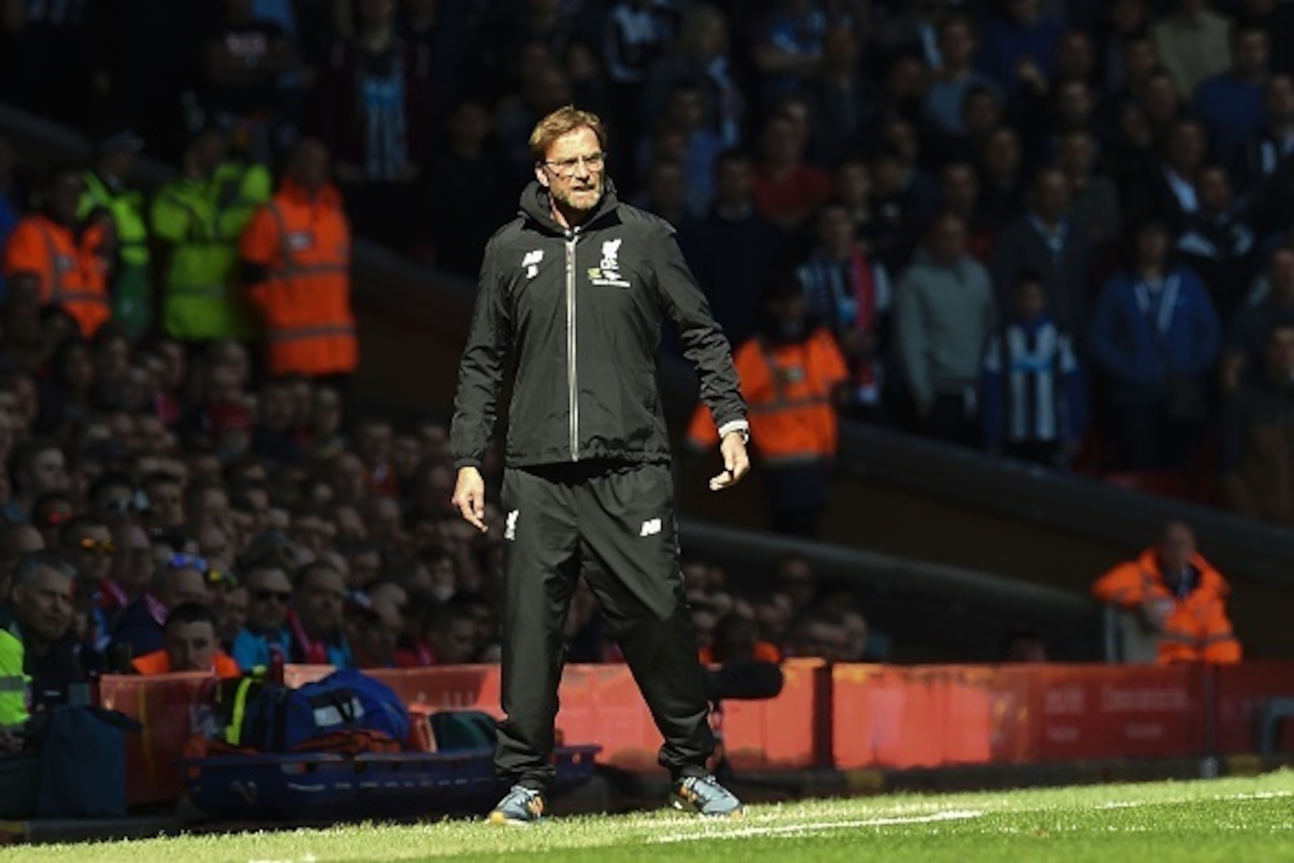 Liverpool's German manager Jurgen Klopp on the touchline during the English Premier League football match between Liverpool and Newcastle United at Anfield in Liverpool, north west England on April 23, 2016. / AFP / PAUL ELLIS / RESTRICTED TO EDITORIAL US