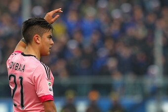 BERGAMO, ITALY - MARCH 06:  Paulo Dybala of Juventus FC gestures during the Serie A match between Atalanta BC and Juventus FC at Stadio Atleti Azzurri d'Italia on March 6, 2016 in Bergamo, Italy.  (Photo by Marco Luzzani/Getty Images)