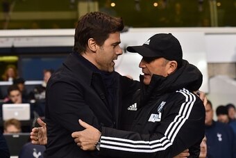 Tottenham Hotspur's Argentinian head coach Mauricio Pochettino (L) greets West Bromwich Albion's Welsh head coach Tony Pulis before the start of the English Premier League football match between Tottenham Hotspur and West Bromwich Albion at White Hart Lan